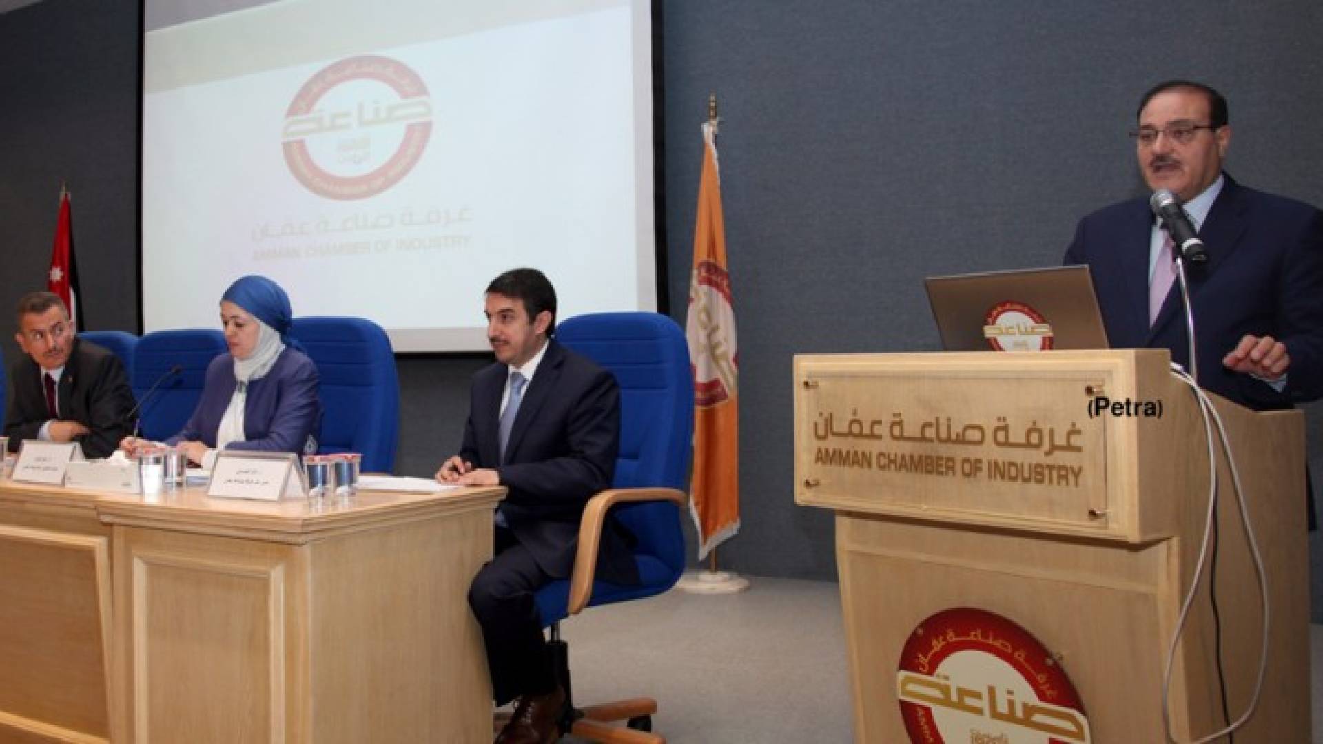  وزير التعليم العالي والبحث العلمي الدكتور عادل الطويسي