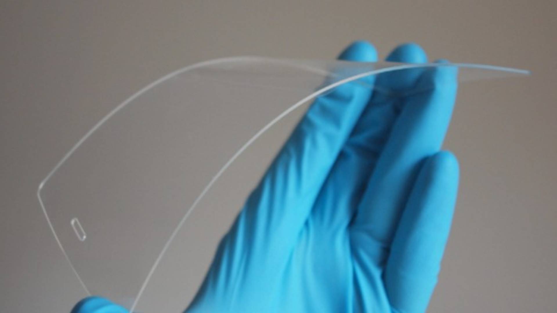 اختراع بريطاني ينهي معاناة كسر شاشة الهاتف 