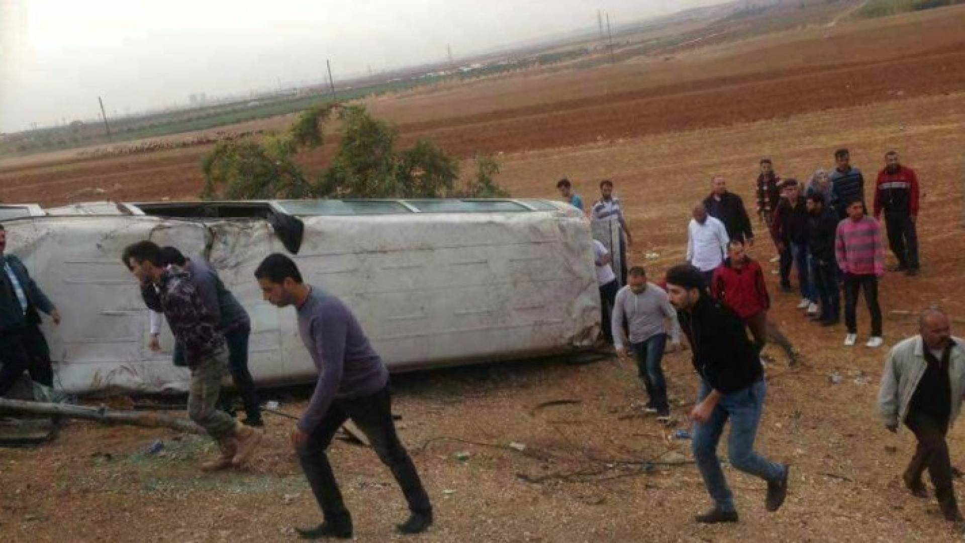 ١٠ اصابات بتدهور حافلة ركاب في اربد 