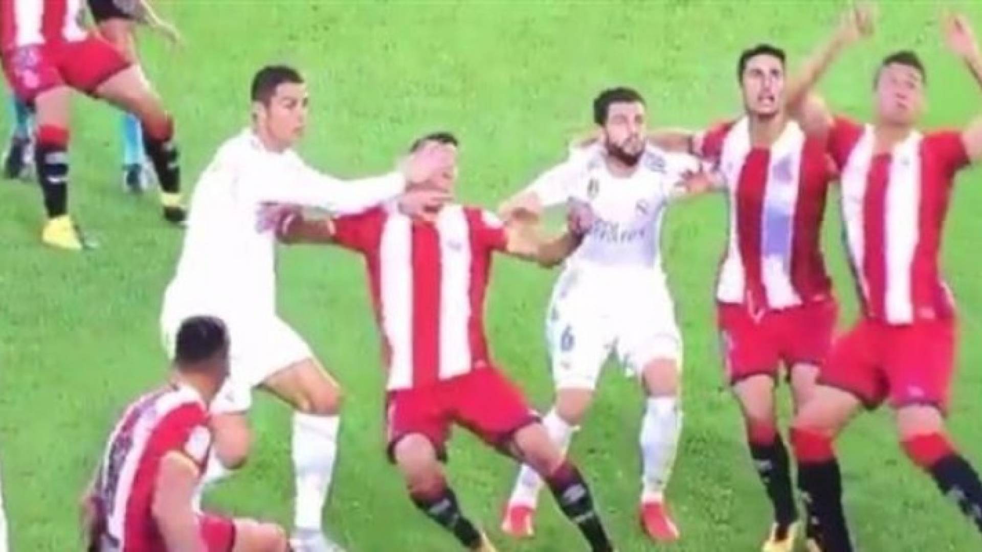 هل يتعرض رونالدو للإيقاف مرة أخرى !