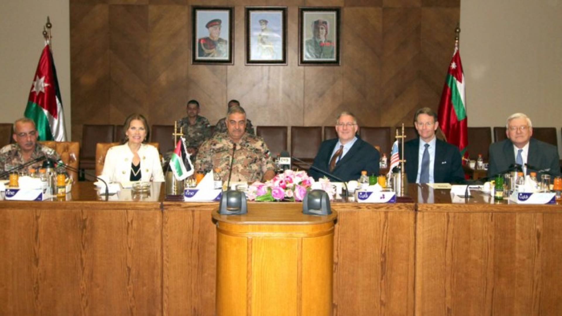 فريحات يستقبل أعضاء اللجنة الإنجيلية الإستشارية للرئيس الامريكي