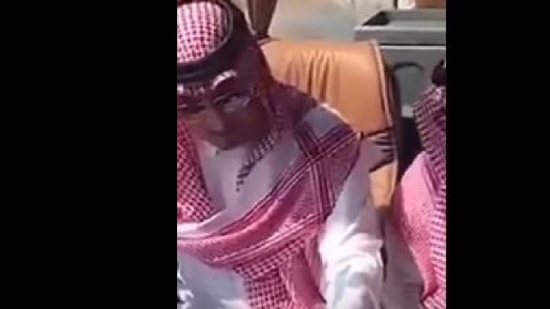 قطع للأمير منصور بن مقرن نائب أمير عسير قبل وفاته بتحطم طائرة