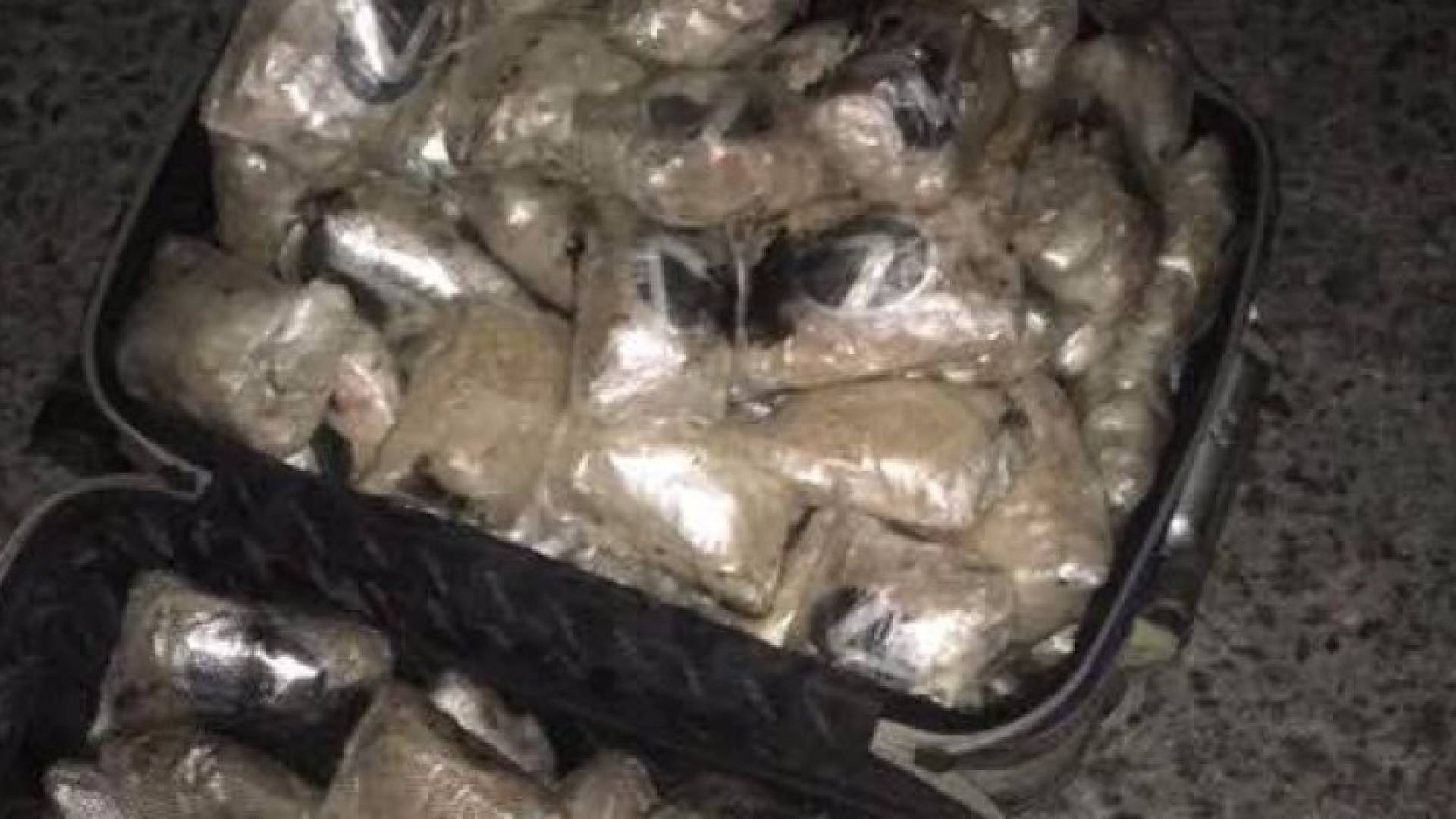 احباط تهريب 200 الف حبة مخدرة والقبض على مروجين 