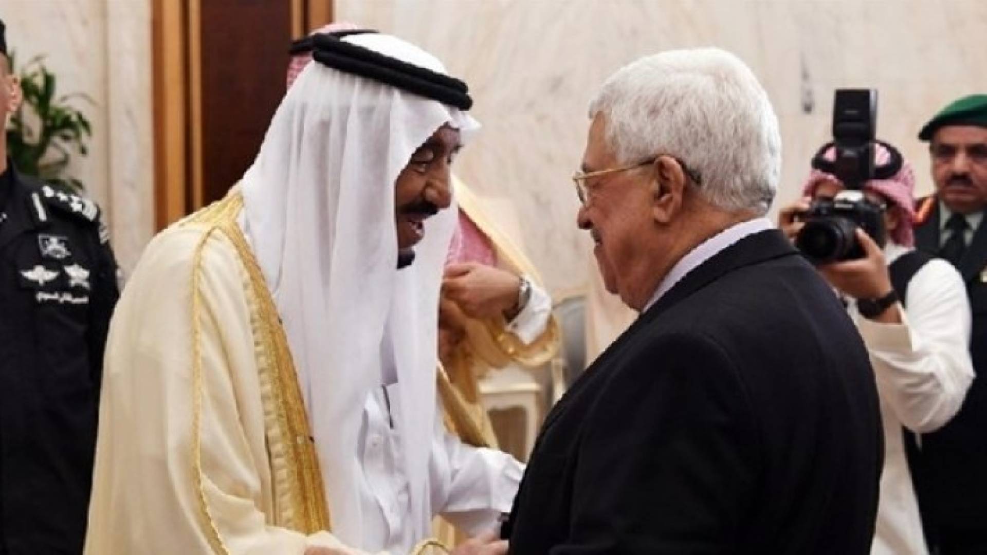 الرئيس عباس في زيارة رسمية للرياض