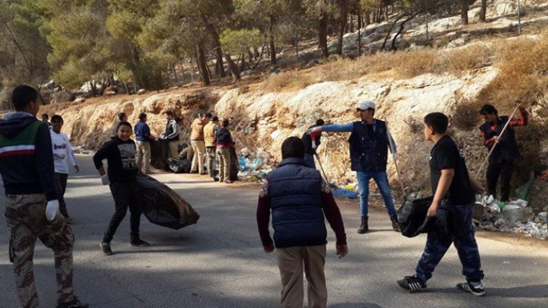 المبادرة تهدف الى تنظيف الغابات وتجميل منظرها العام