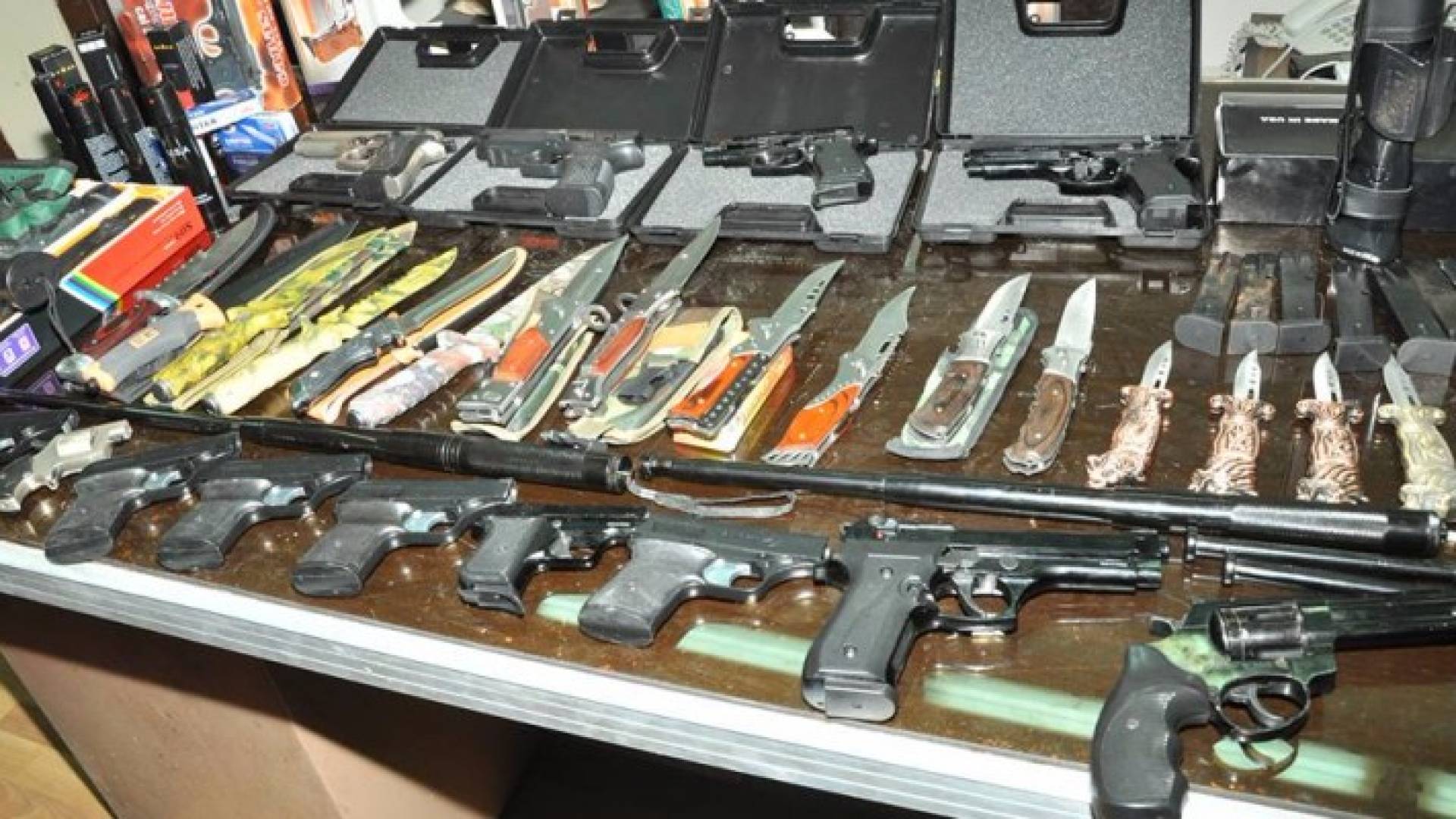 محل بيع اسلحة - ارشيفية