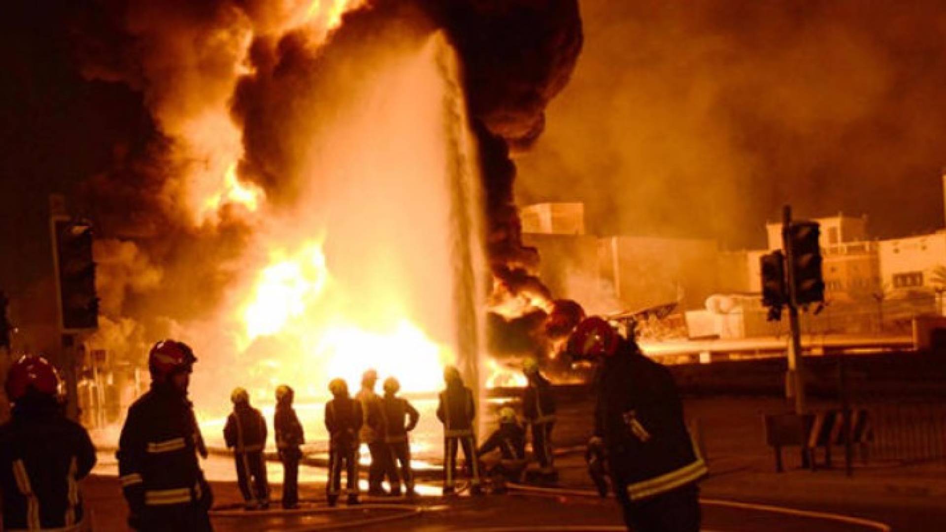 صورة من حريق انبوب للنفط