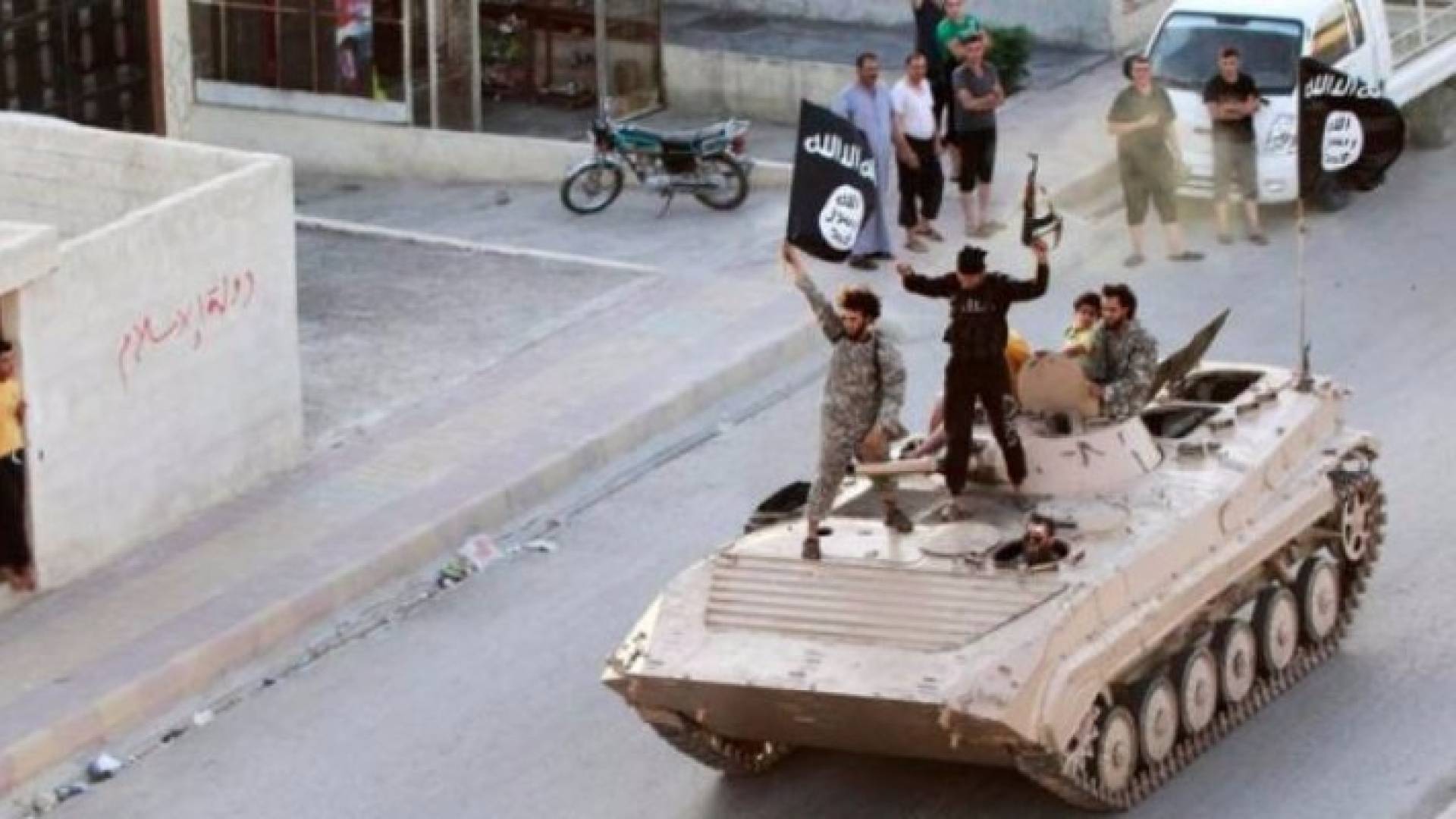 عناصر من تنظيم داعش الإرهابي - أرشيفية