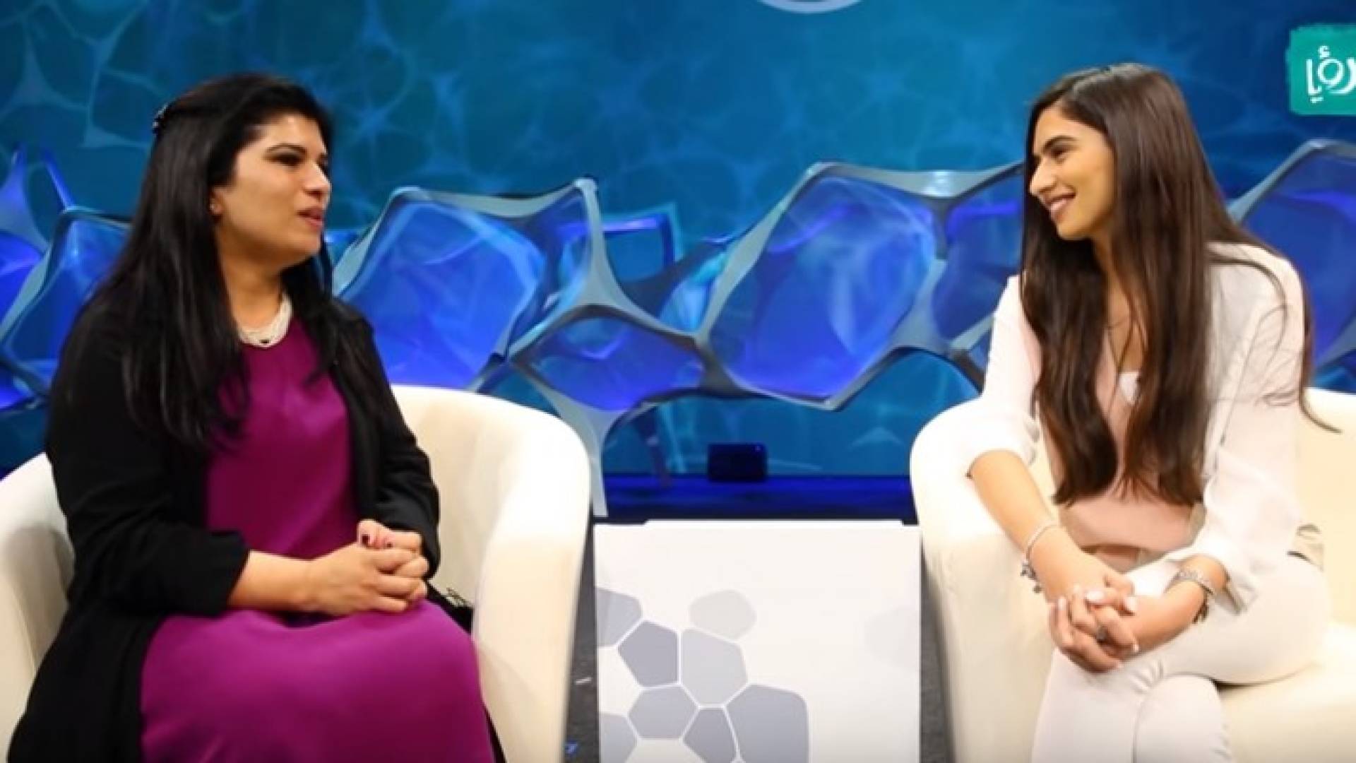 صورة خلال اللقاء