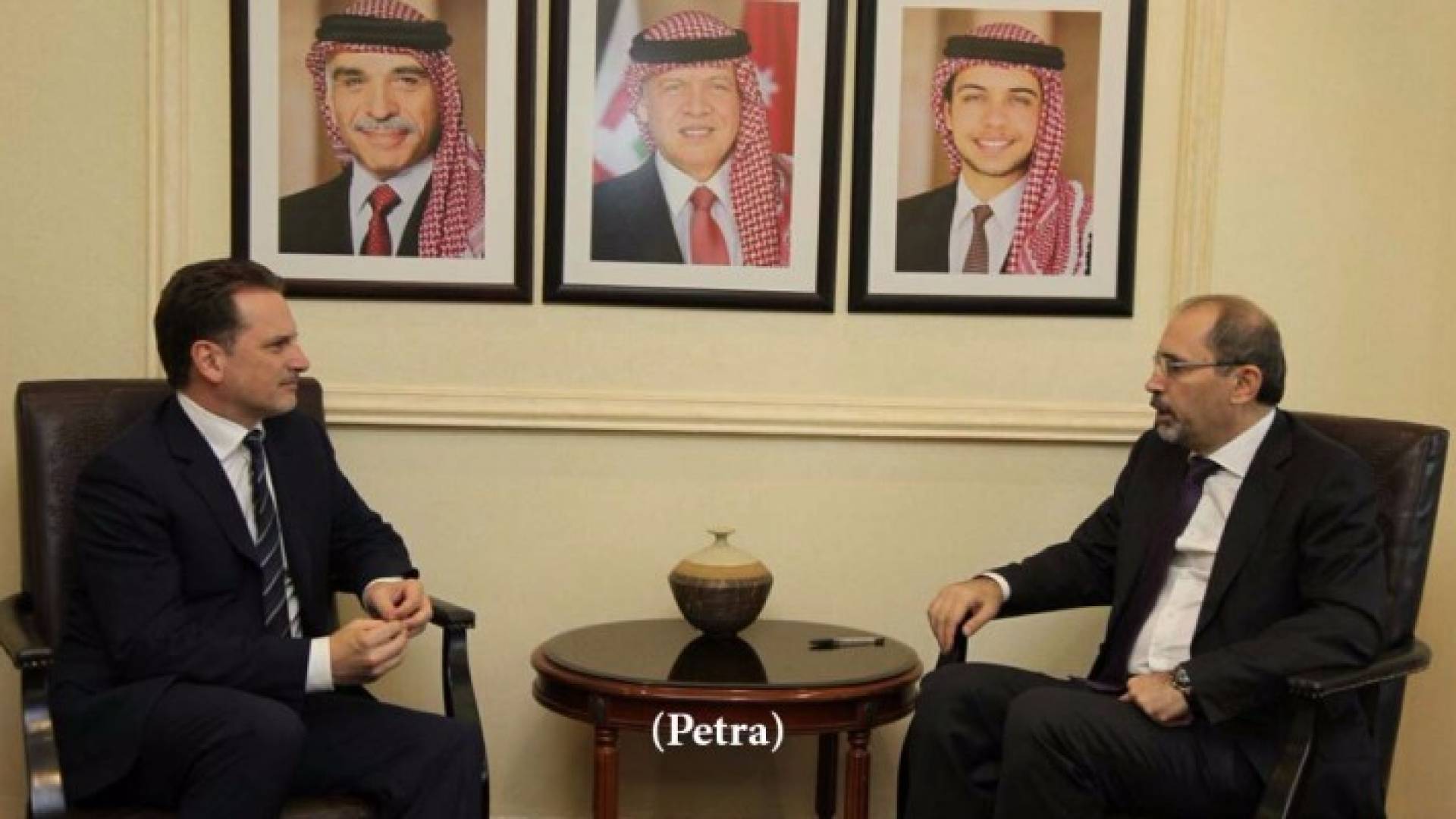 من اللقاء