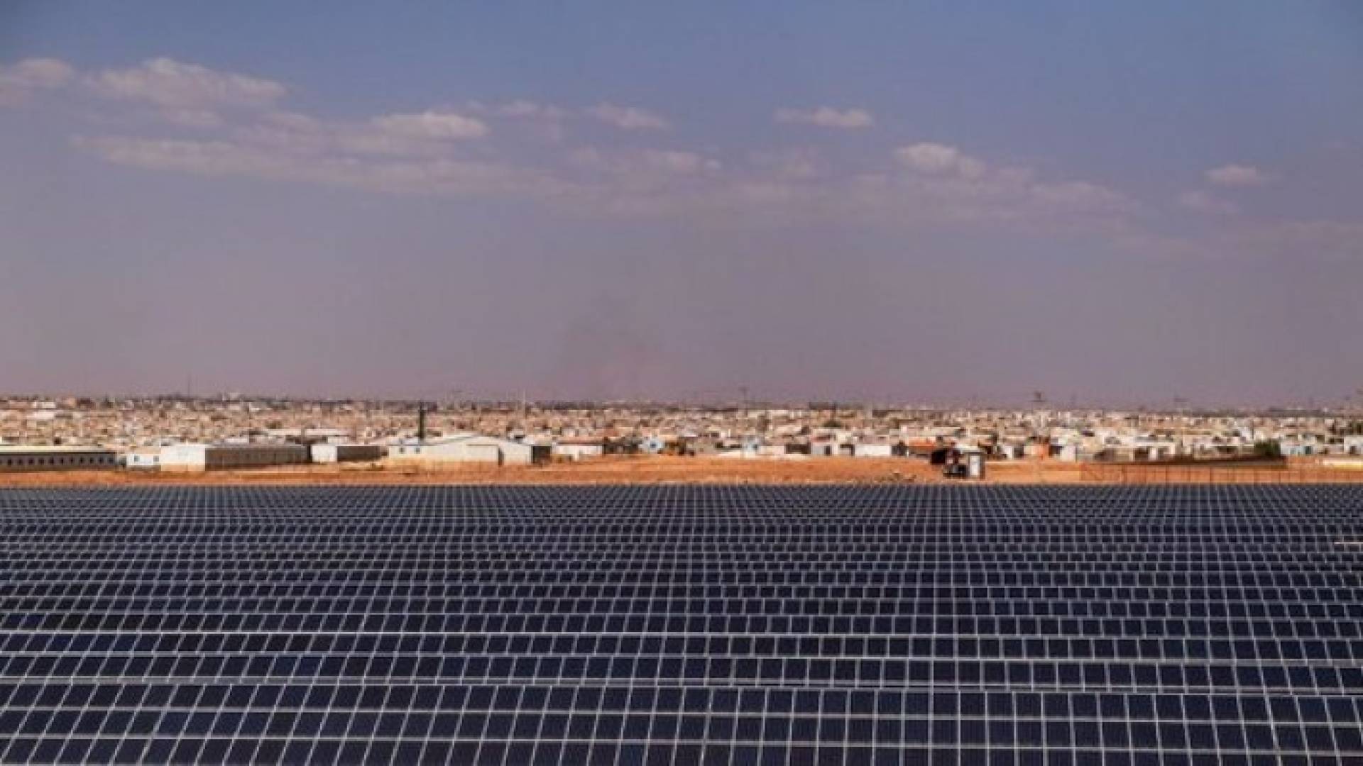 مخيم الزعتري للاجئين في الأردن يتحول للطاقة الخضراء