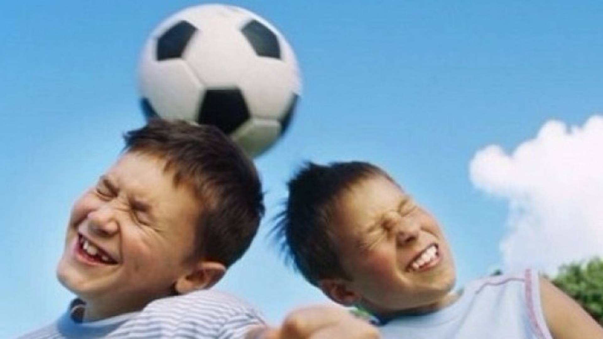 الكرات الرأسية قد تضر المخ