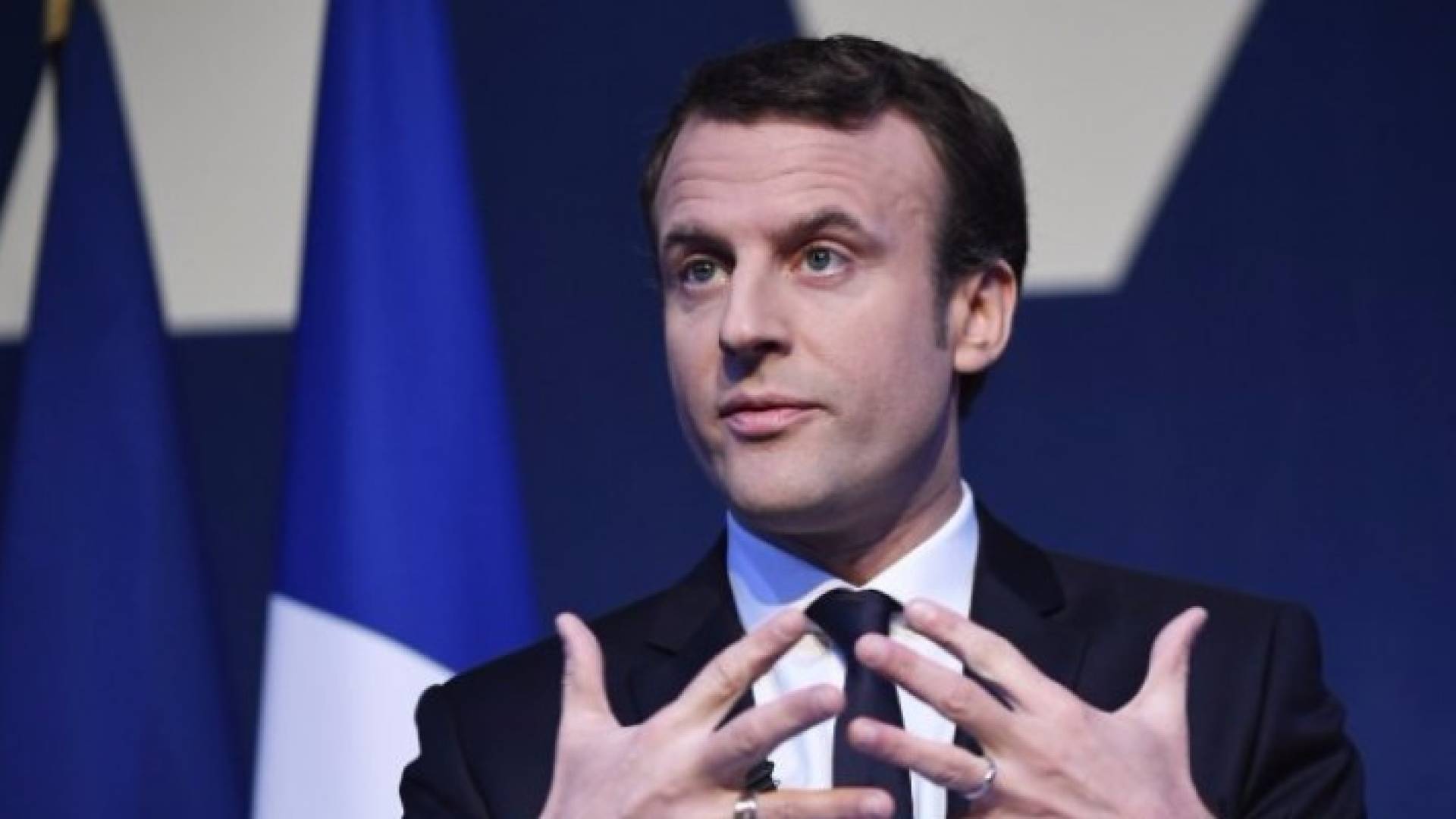 الرئيس الفرنسي ايمانويل ماكرون