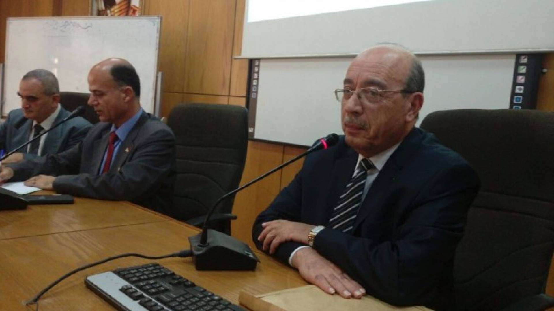 صورة خلال المحاظرة