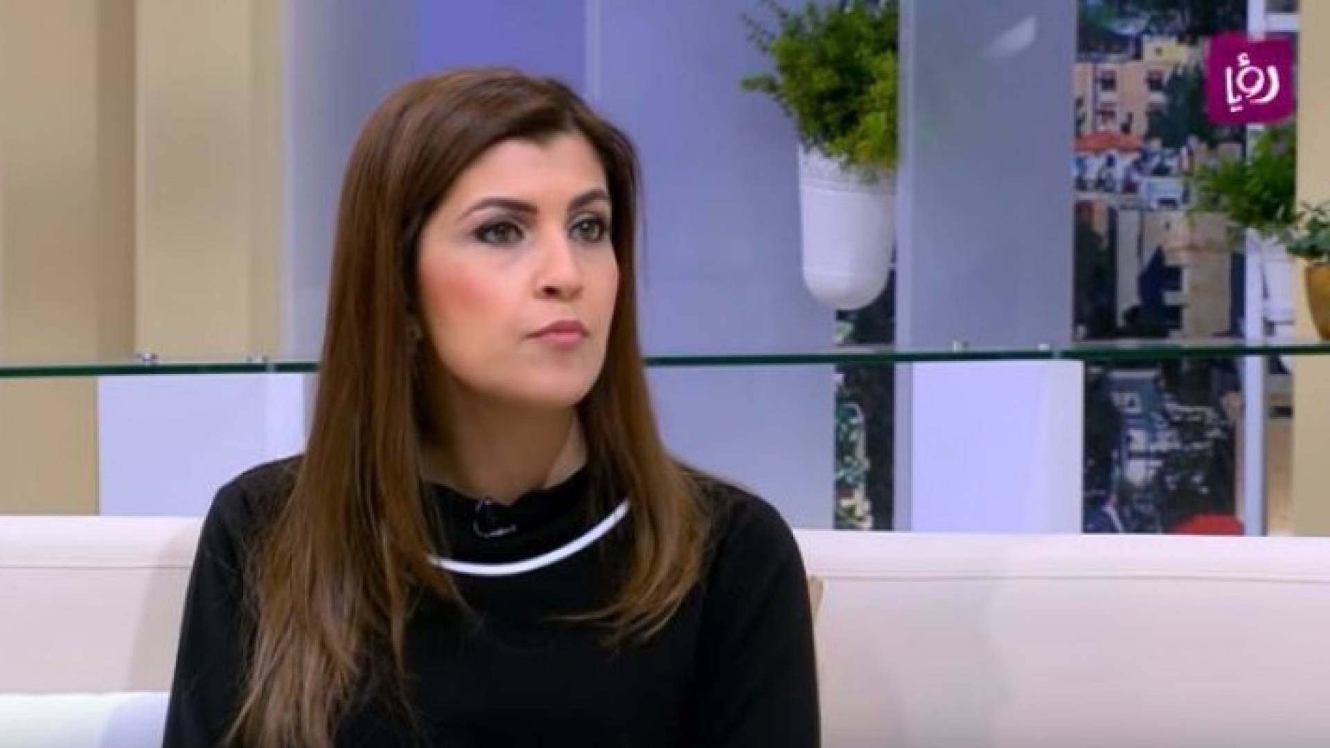 الدكتورة مي ابو حاكمة - اخصائية اطفال وحديثي الولادة 