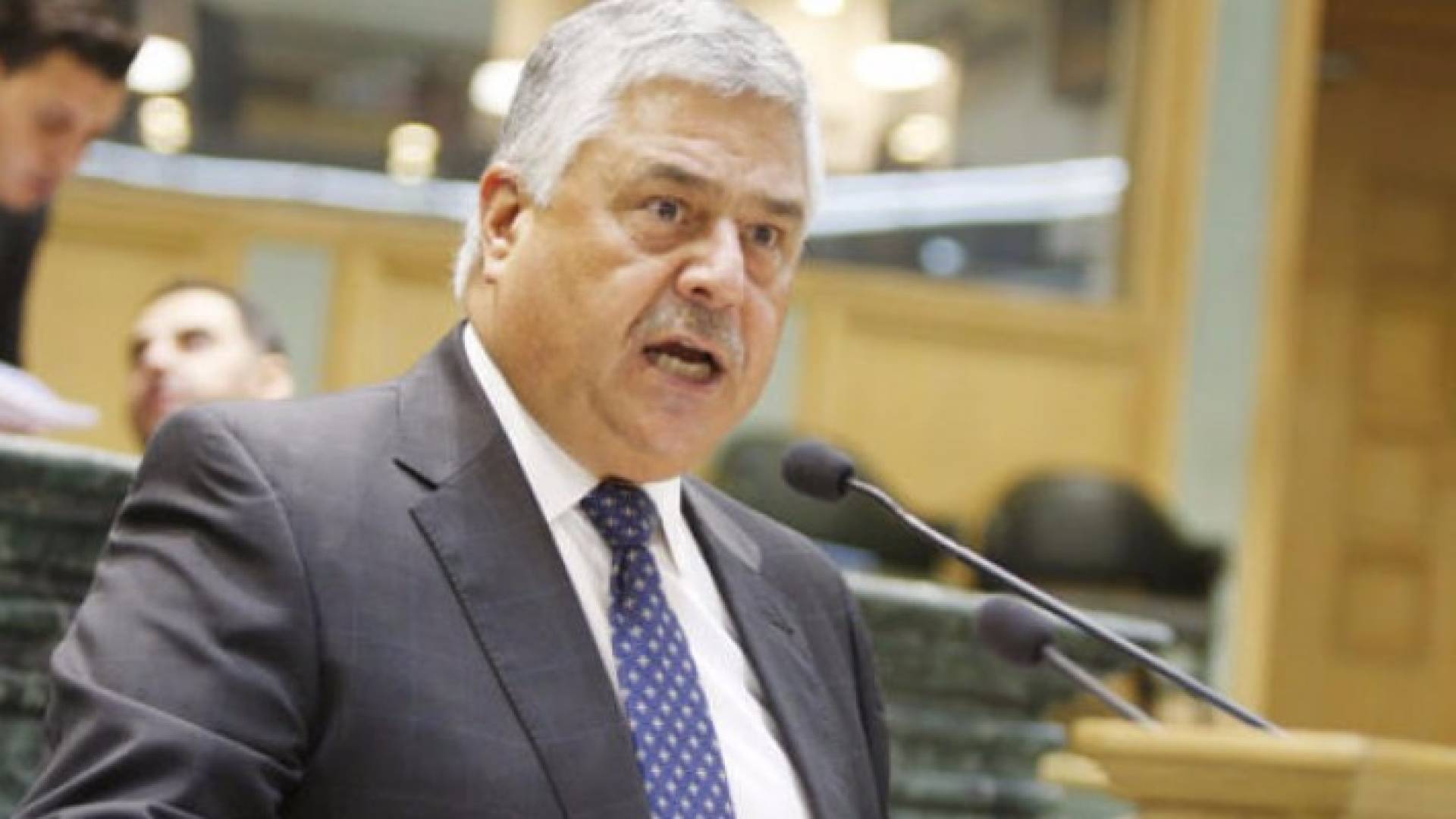 ارشيفية لوزير المالية عمر ملحس في خطاب الموازنة عام 2016