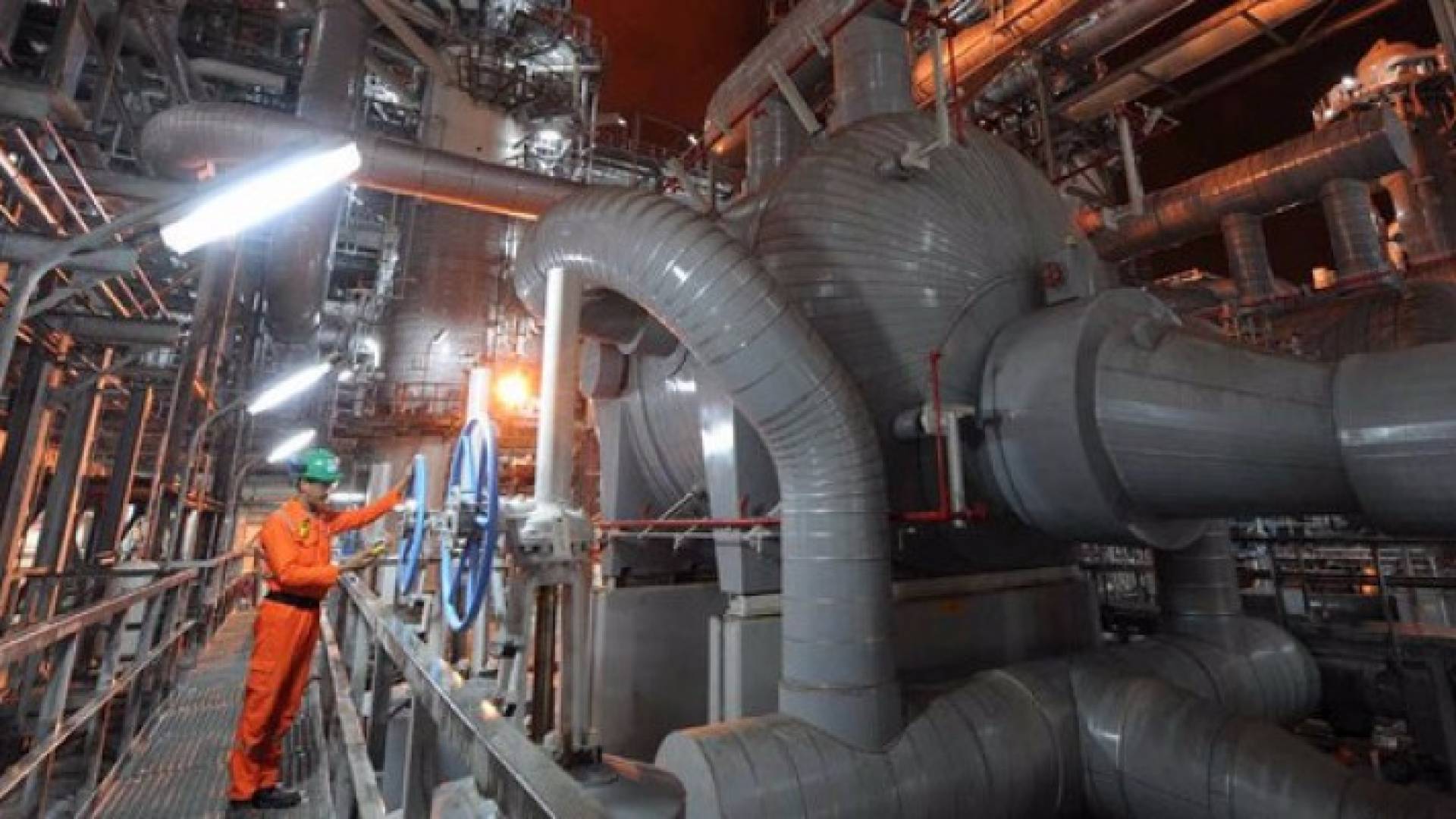 أكبر منتجين قطريين للغاز يستغنيان عن 500 موظف