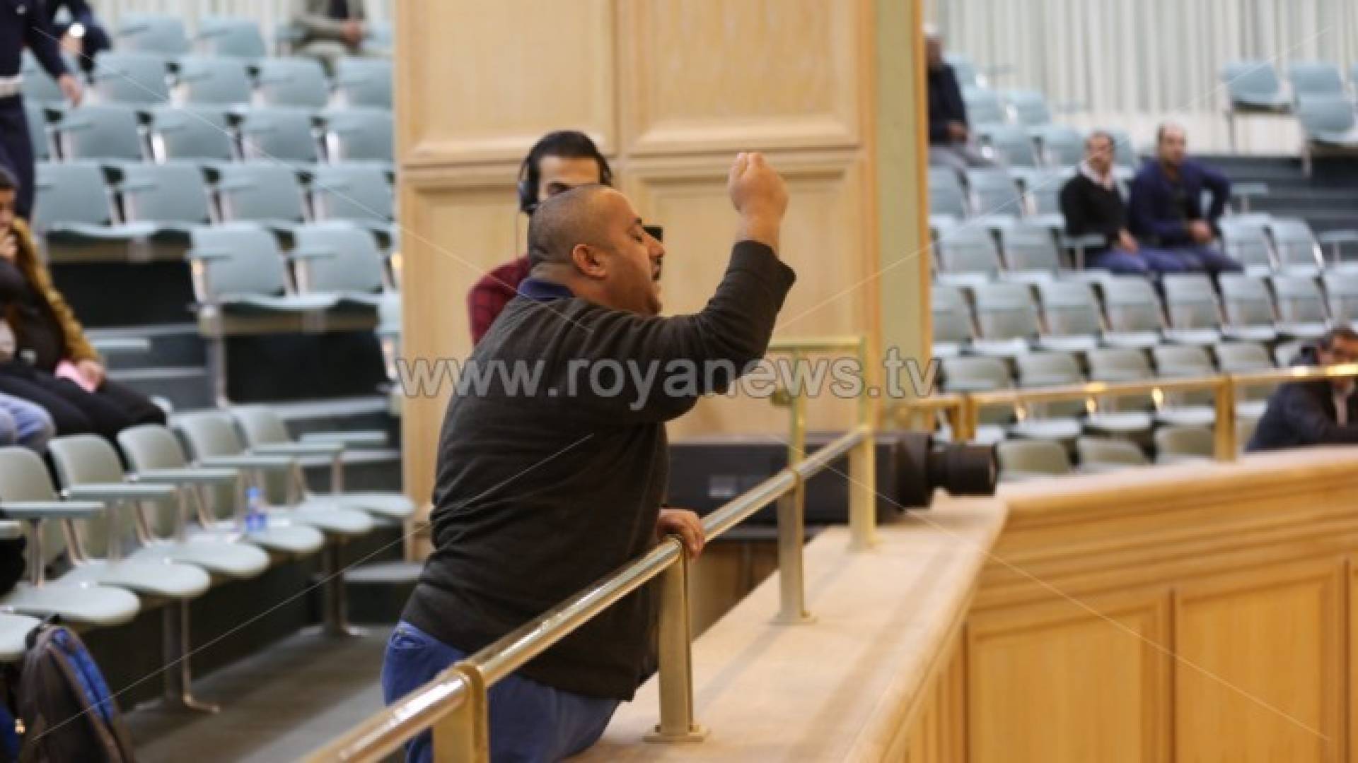 أمانة النواب" توضح حادثة الشاب الذي قاطع جلسة مجلس النواب