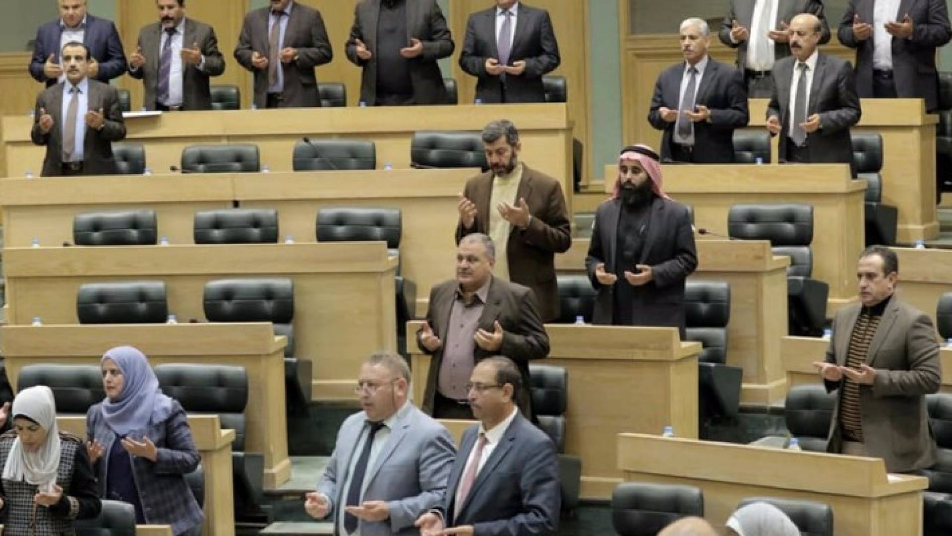 النواب يقرأون الفاتحة على روح الشهيد وصفي التل