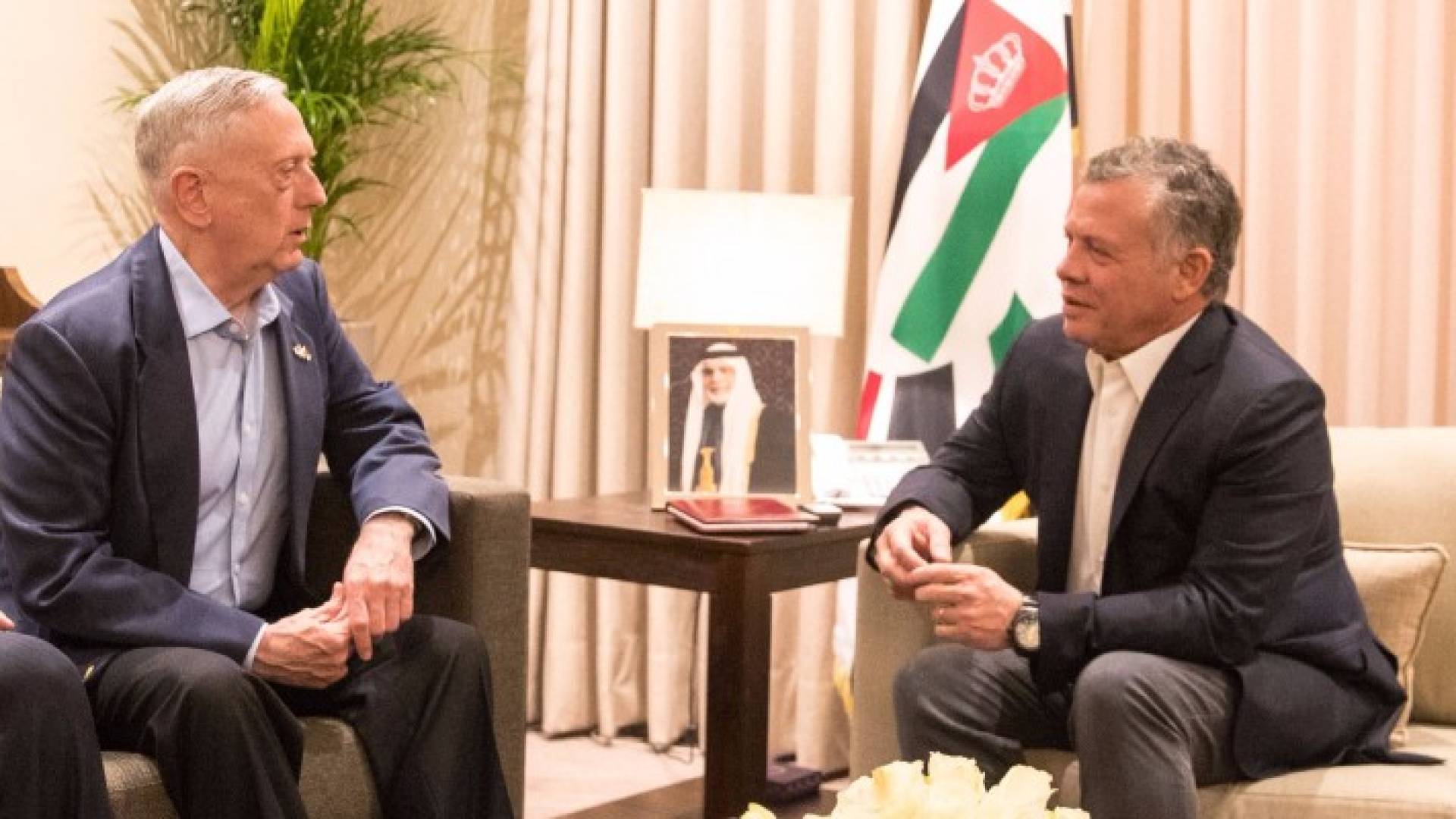 الملك يلتقي وزير الدفاع الأمريكي جيمس ماتيس