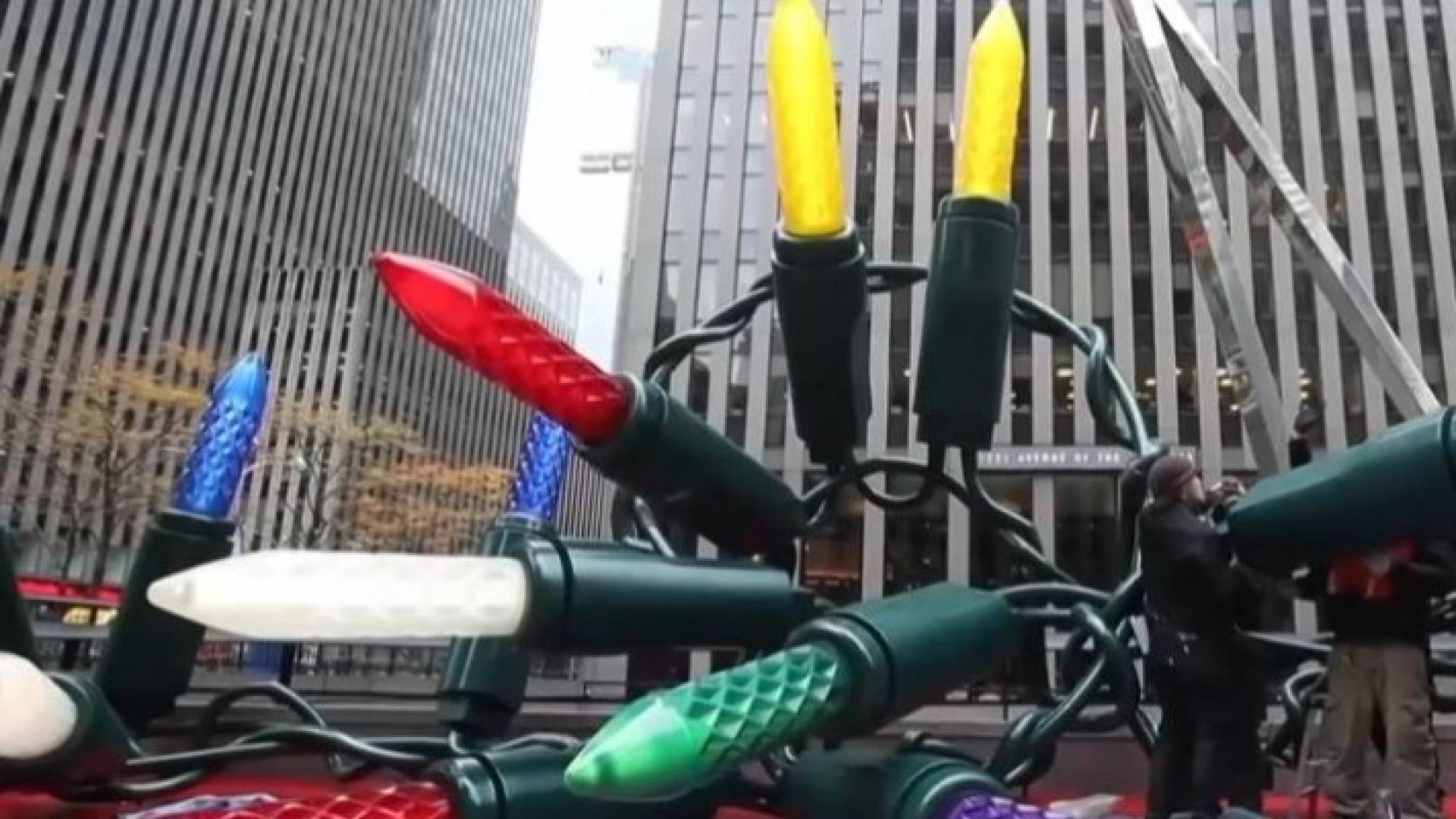 التقنيات الحديثة تقتحم زينة أعياد الميلاد