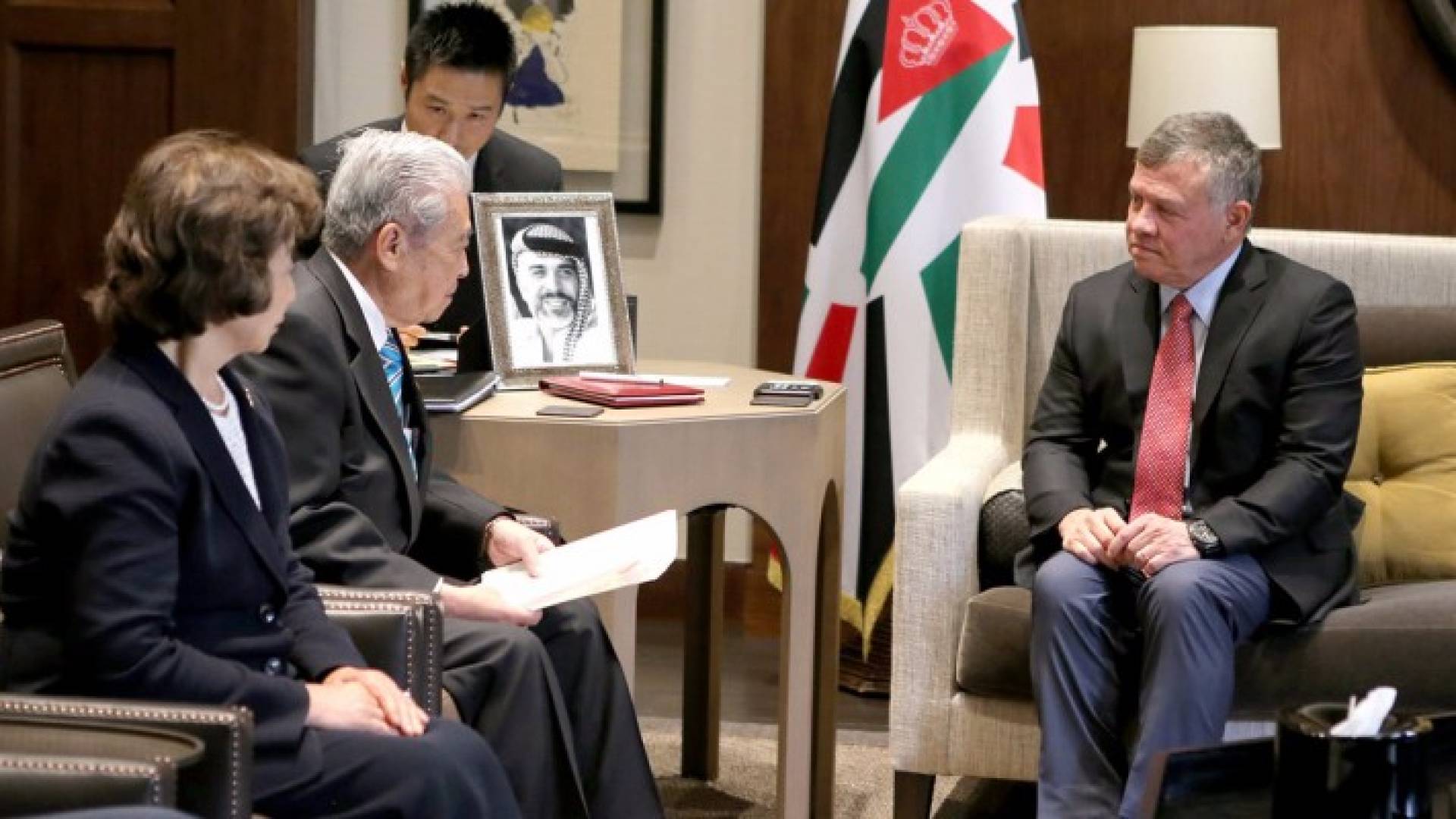 من اللقاء (الديوان الملكي)