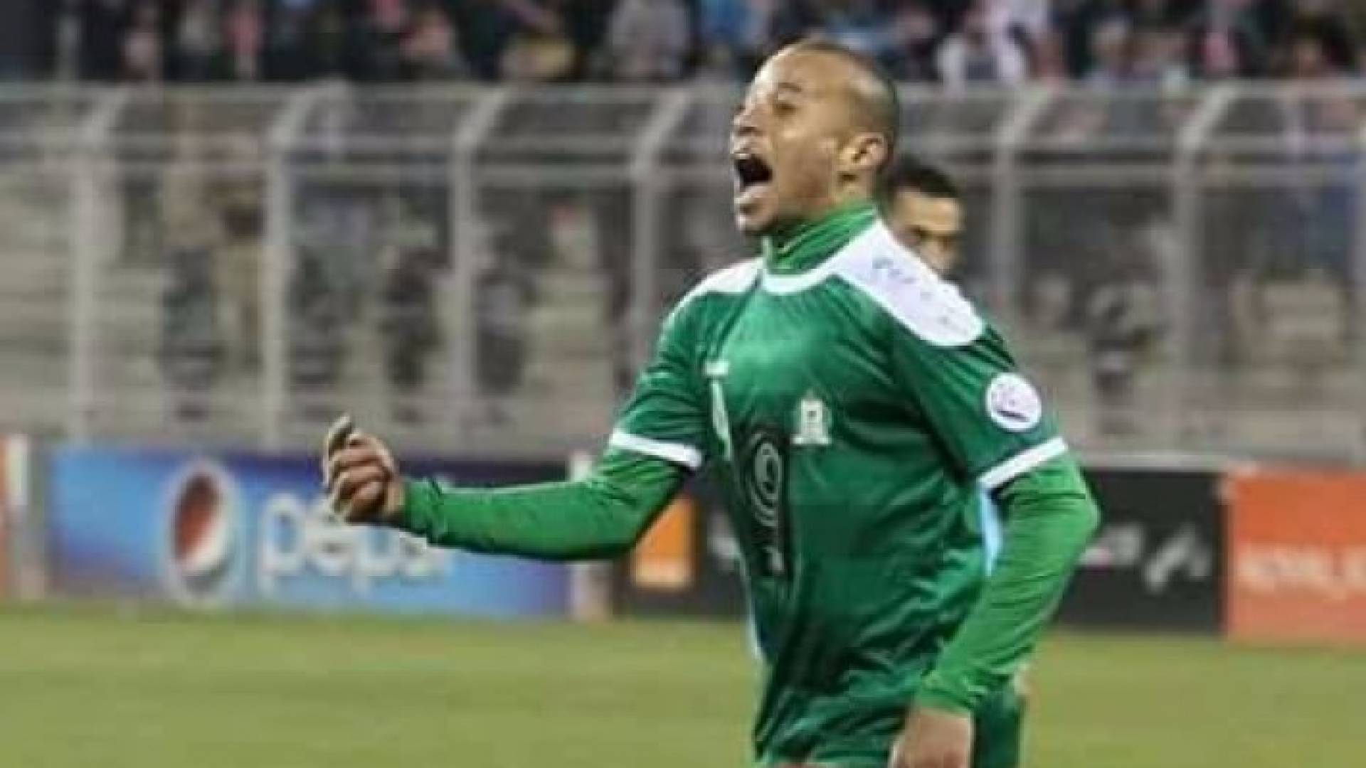 اللاعب محمود زعترة