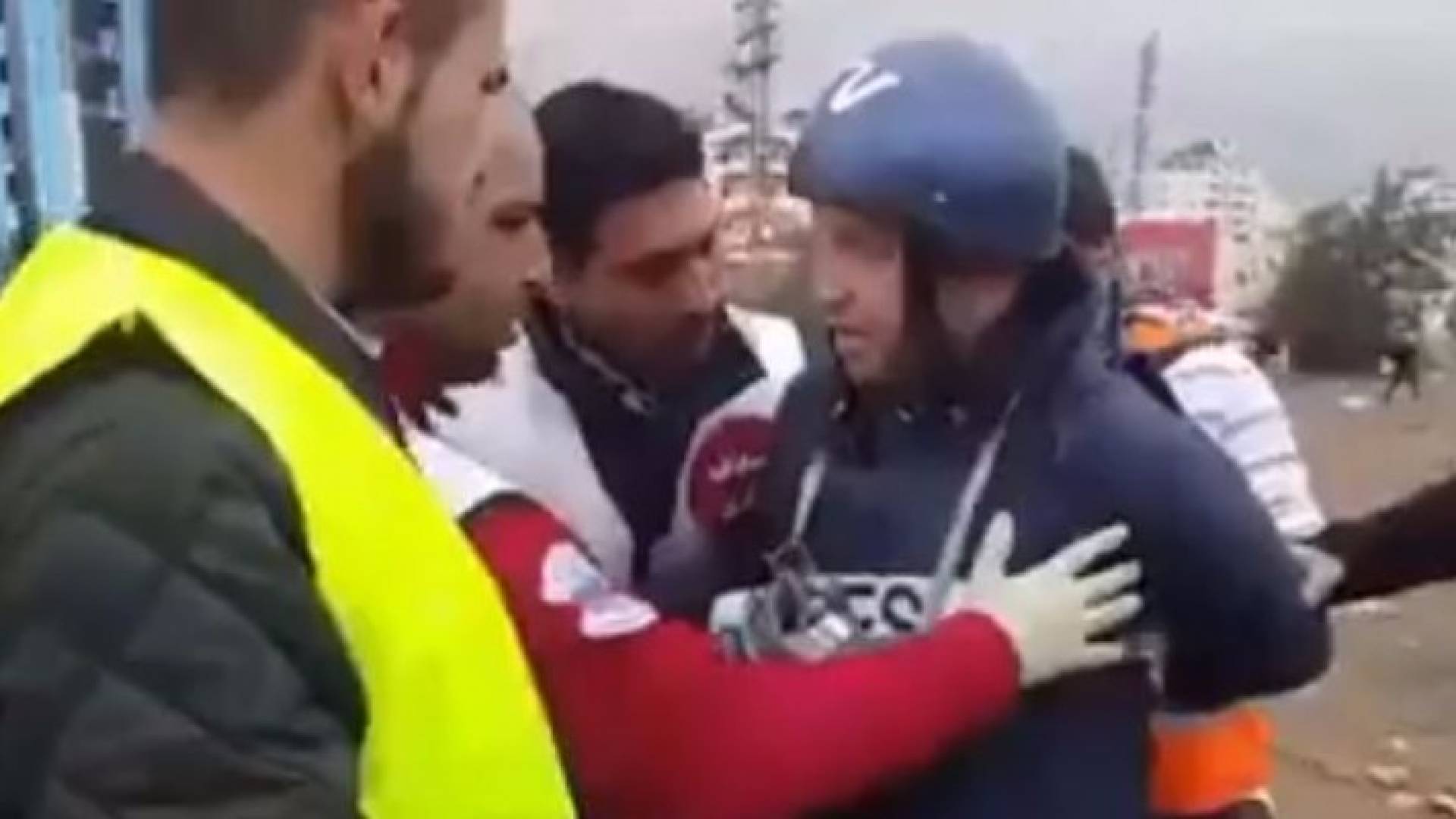 لحظة إصابة مراسل رؤيا في مواجهات رام الله 
