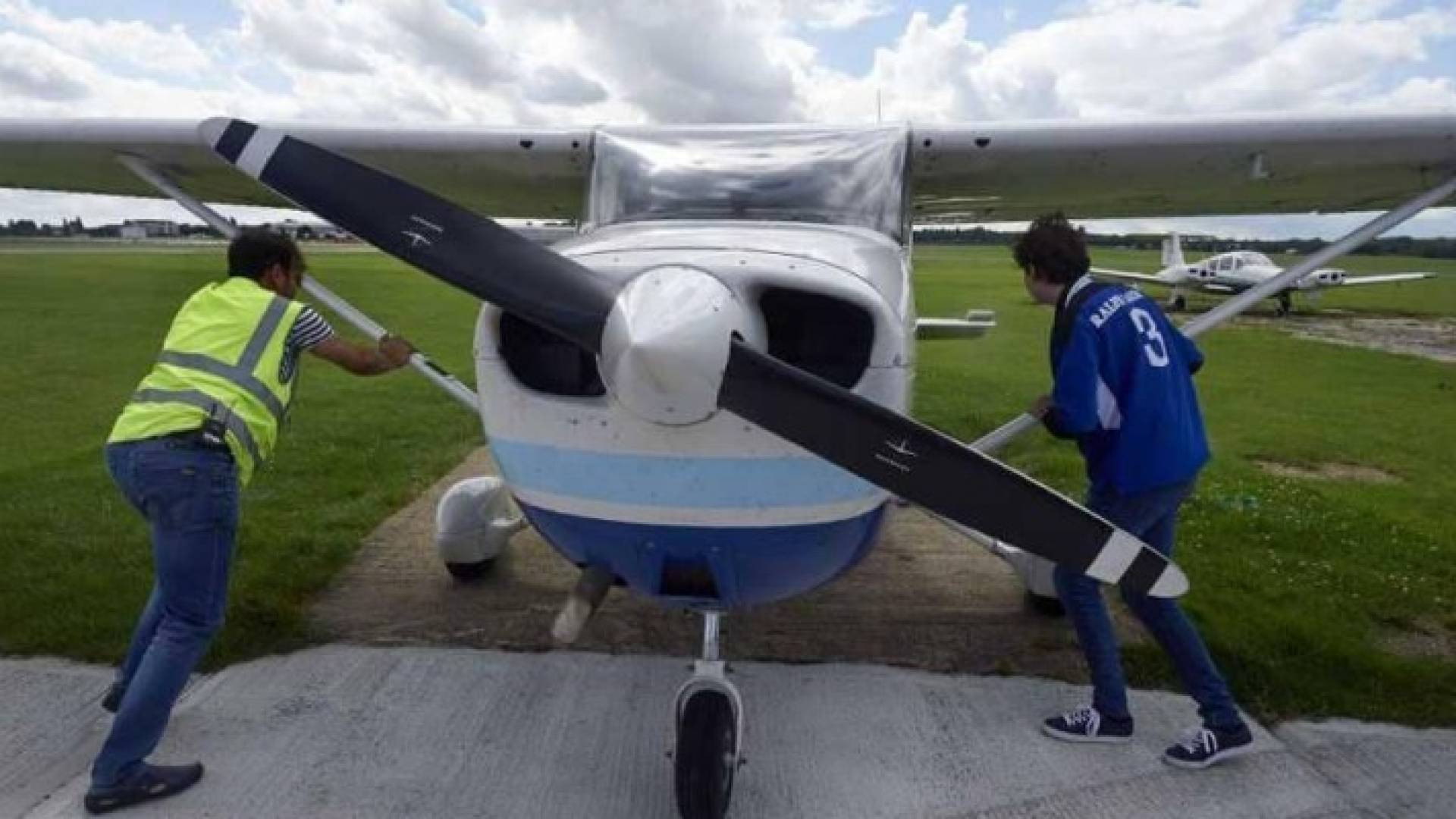 طائرة سيسينا 172 