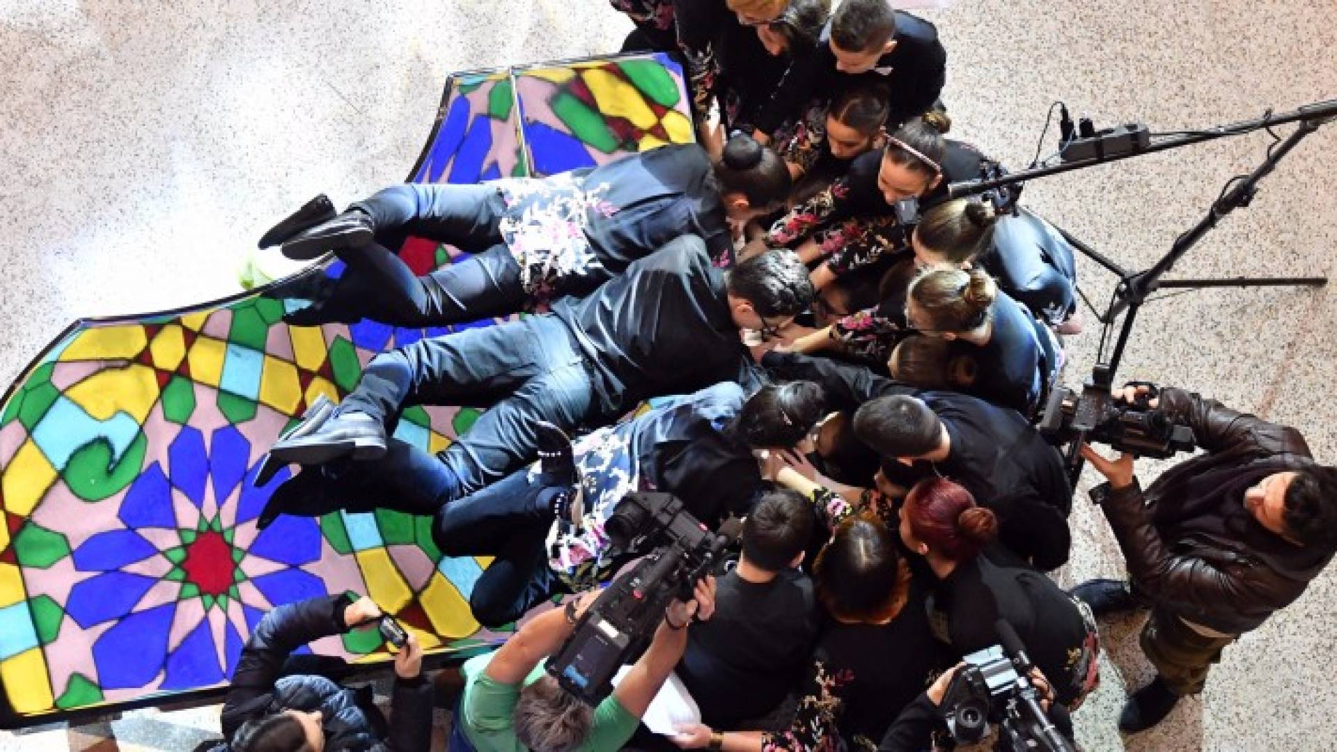 20 عازف بيانو على آلة واحدة