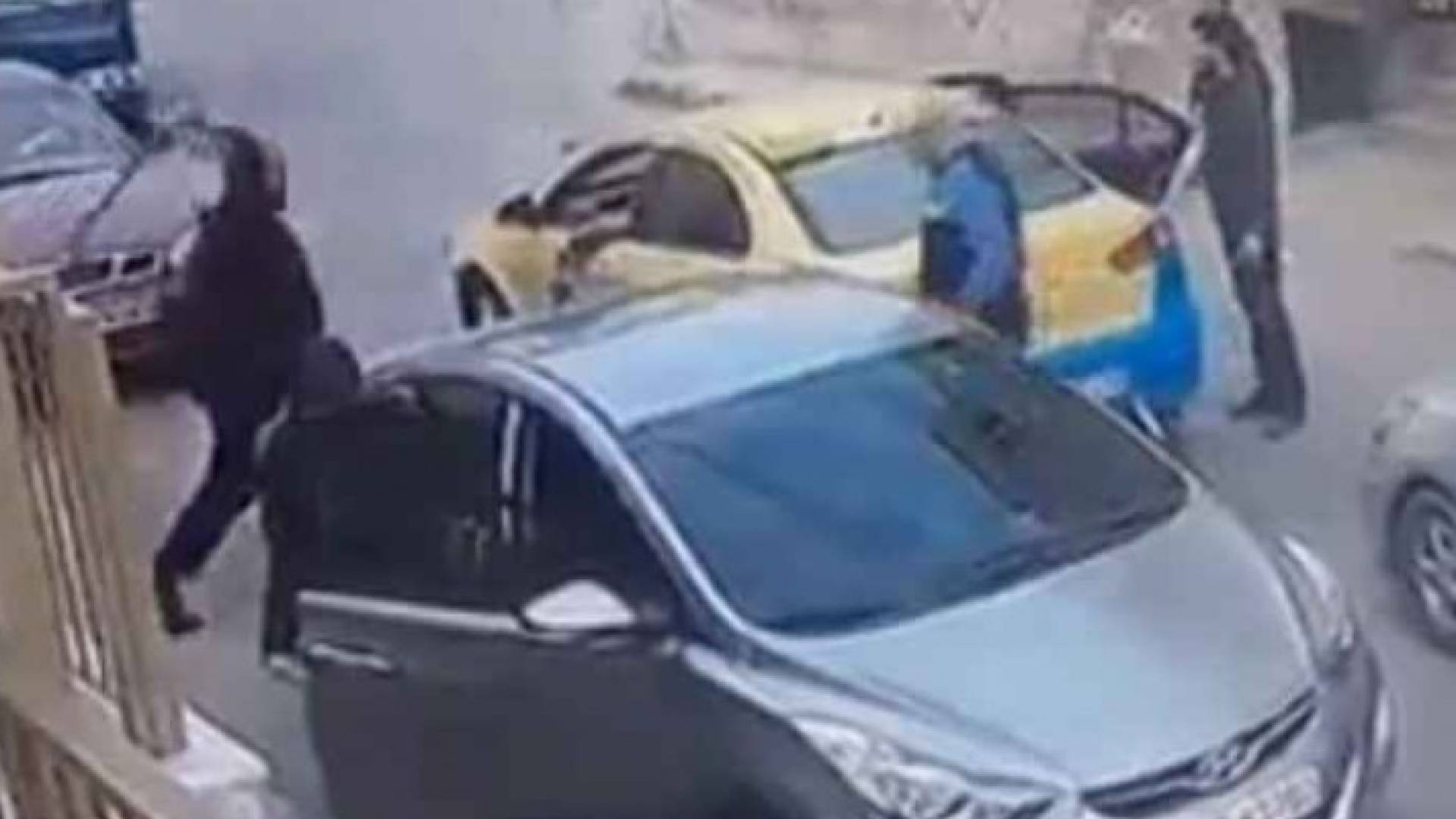 القبض على مواطن ضرب سائق تاكسي بسيف بالزرقاء