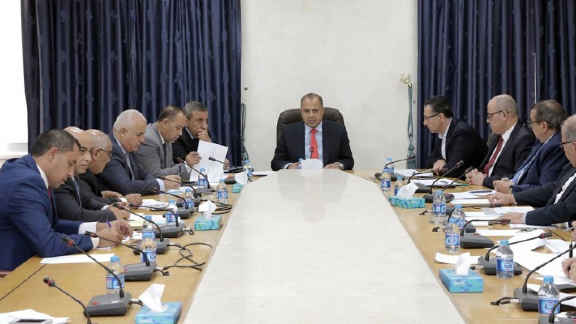 من الاجتماع