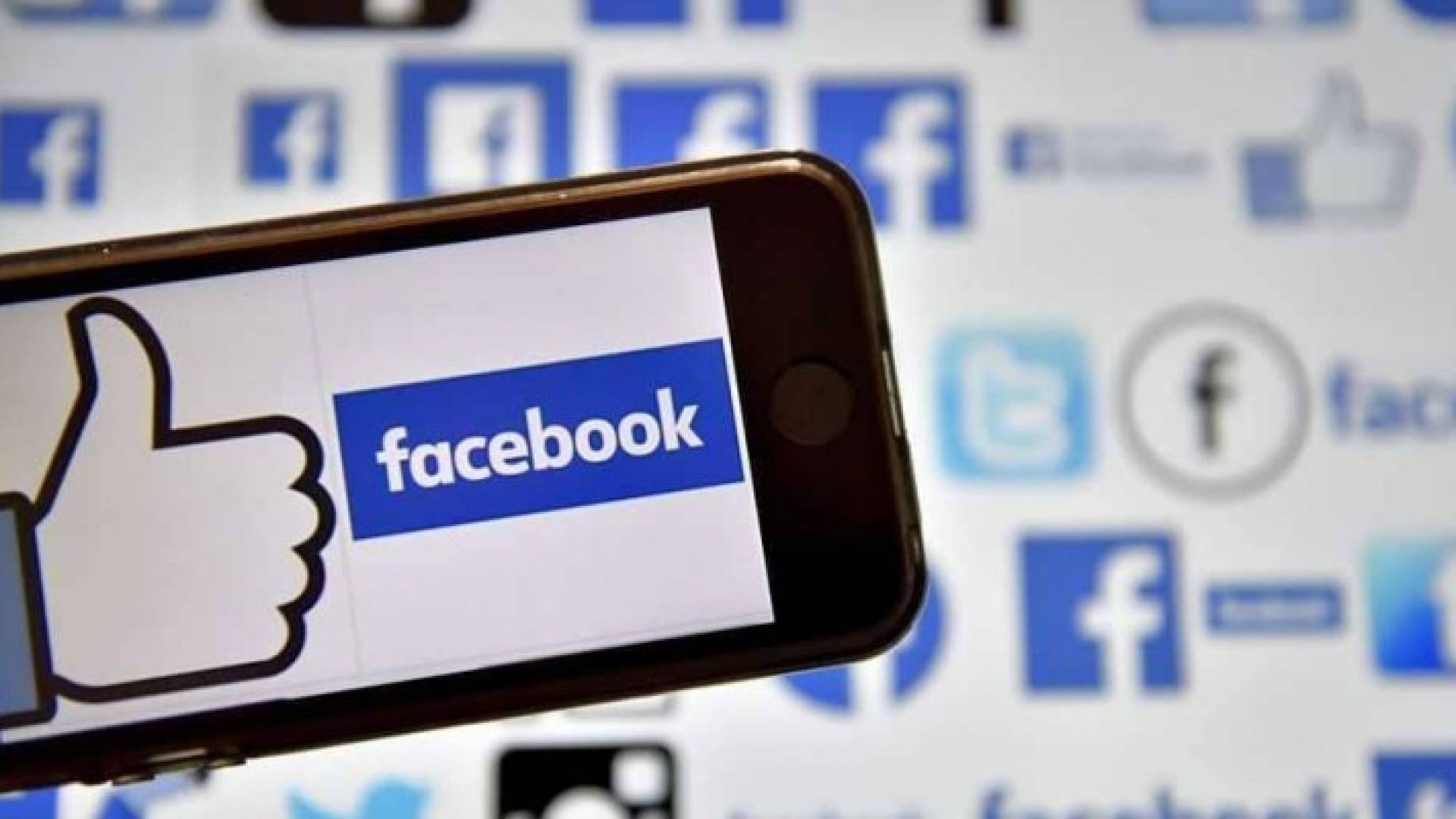 فيسبوك تضع "علامات" لتمييز الأخبار الزائفة