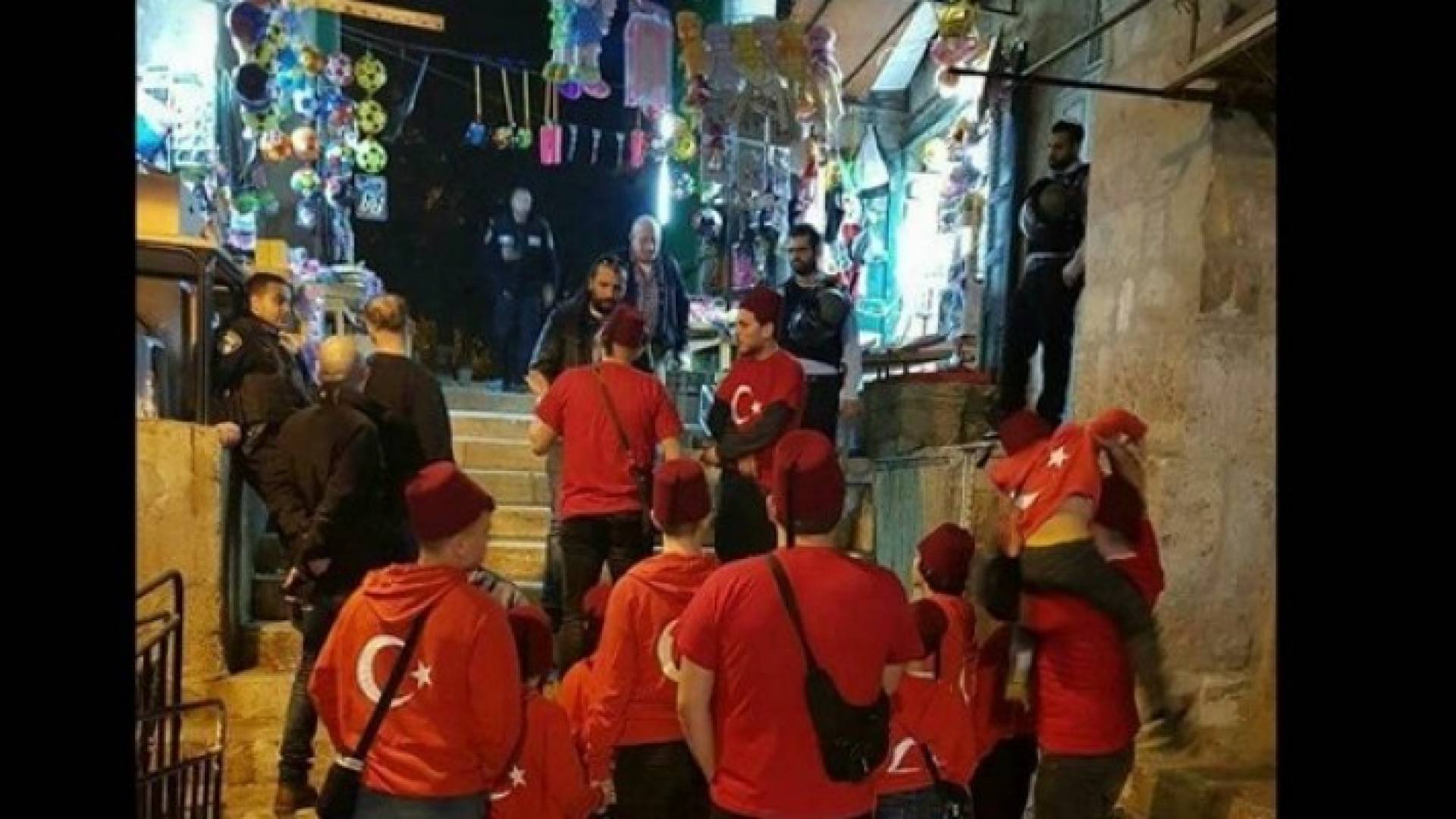 الاحتلال يعتقل 4 أتراك ويعتدي عليهم بالقدس