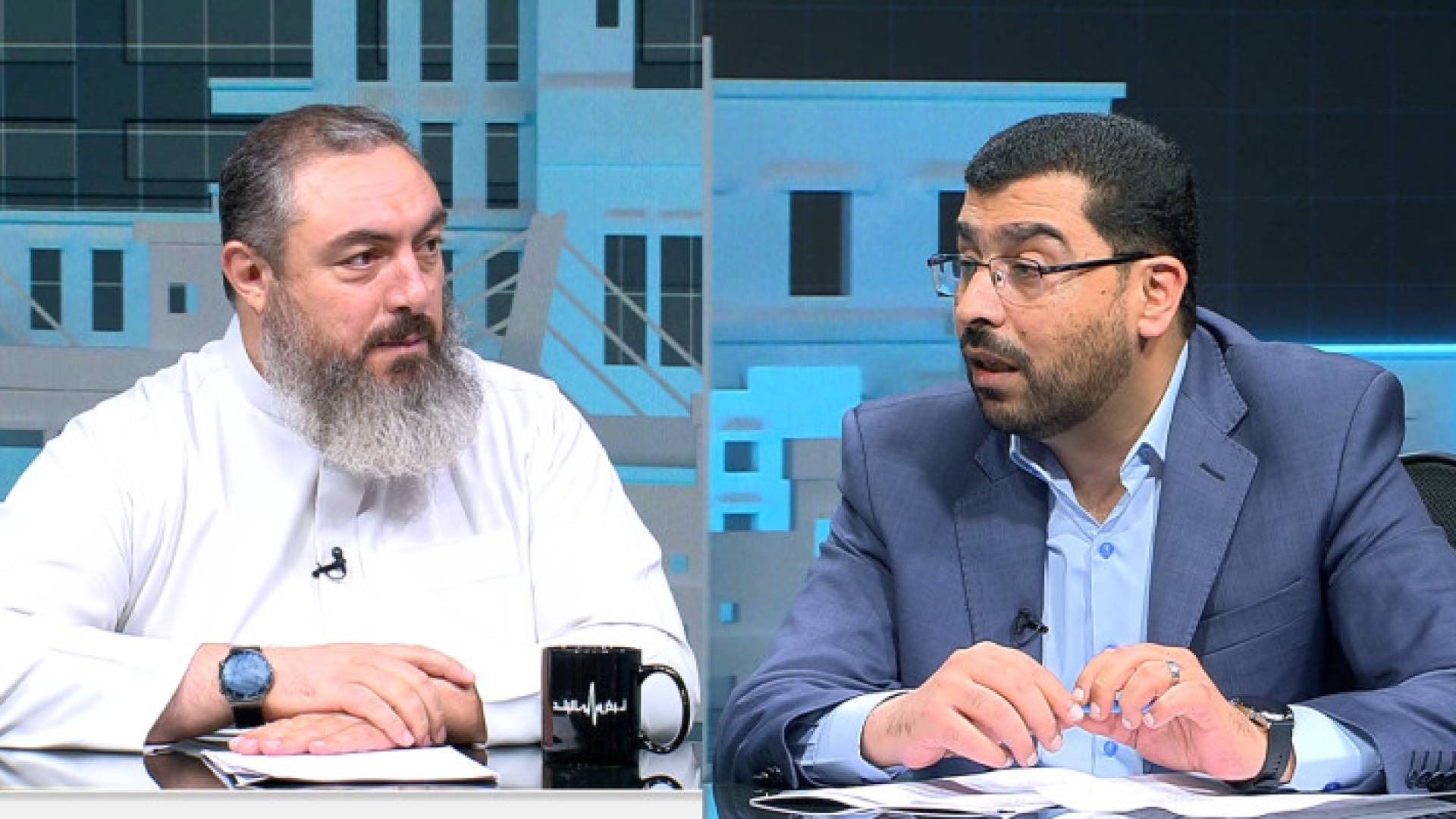 أستاذ الفيزياء أحمد عوض واستاذ الفيزياء محمد العساف