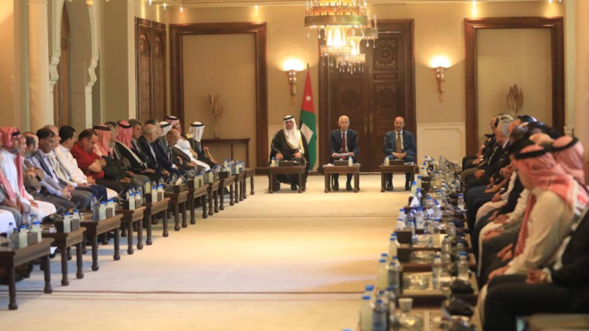 رئيس الديوان الملكي يلتقي وفدين من أبناء بيت محسير والفلاحين بالرمثا