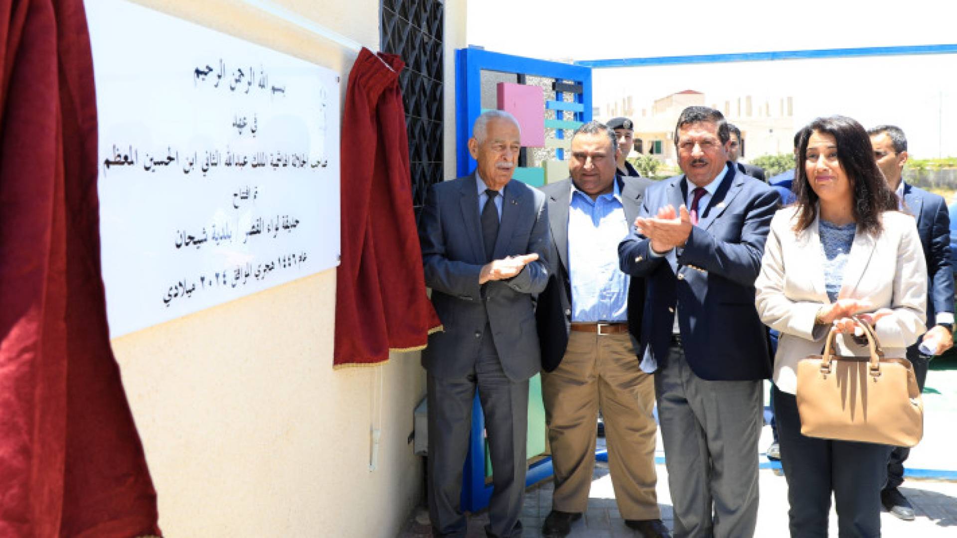 رئيس الديوان الملكي يفتتح ويتفقد مشاريع مبادرات ملكية في الكرك