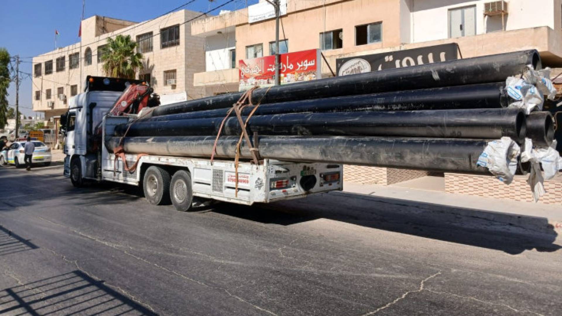 مركبة شحن تفتقد لمعايير السلامة