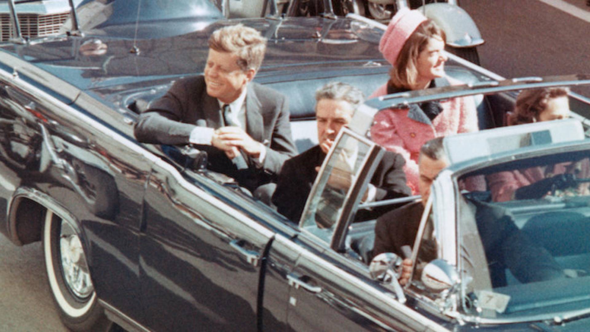 لحظة اغتيل الرئيس الأمريكي الأسبق جون كينيدي