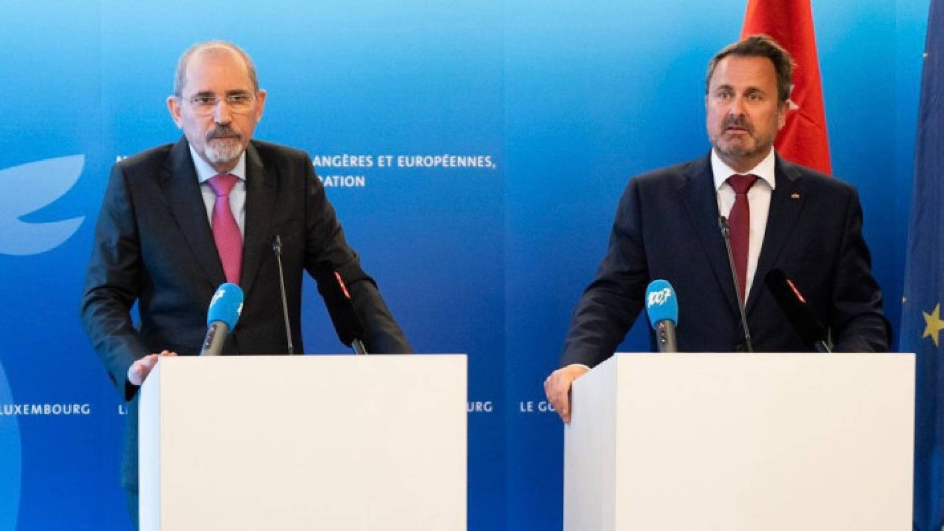 وزير الخارجية أيمن الصفدي ونظيره كزافييه بيتل