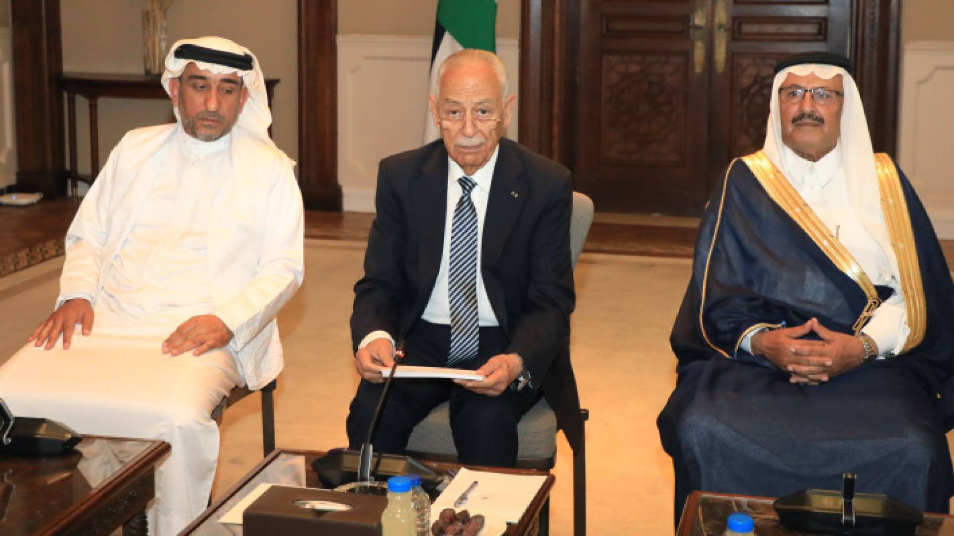 رئيس الديوان الملكي الهاشمي يوسف العيسوي ومستشار جلالة الملك لشؤون العشائر كنيعان البلوي