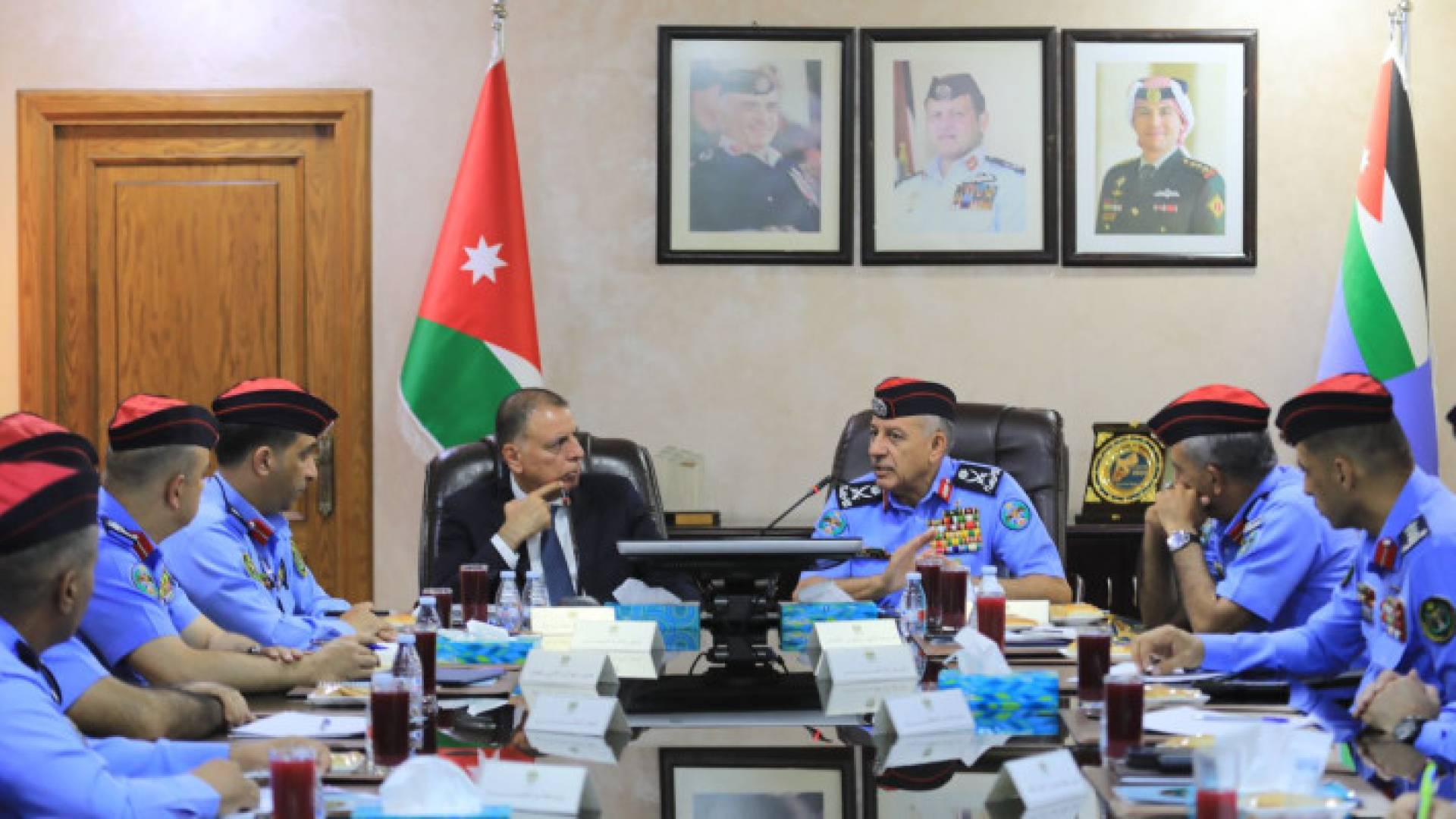 وزير الداخلية مازن الفراية ومدير الأمن العام اللواء الدكتور عبيد الله المعايطة