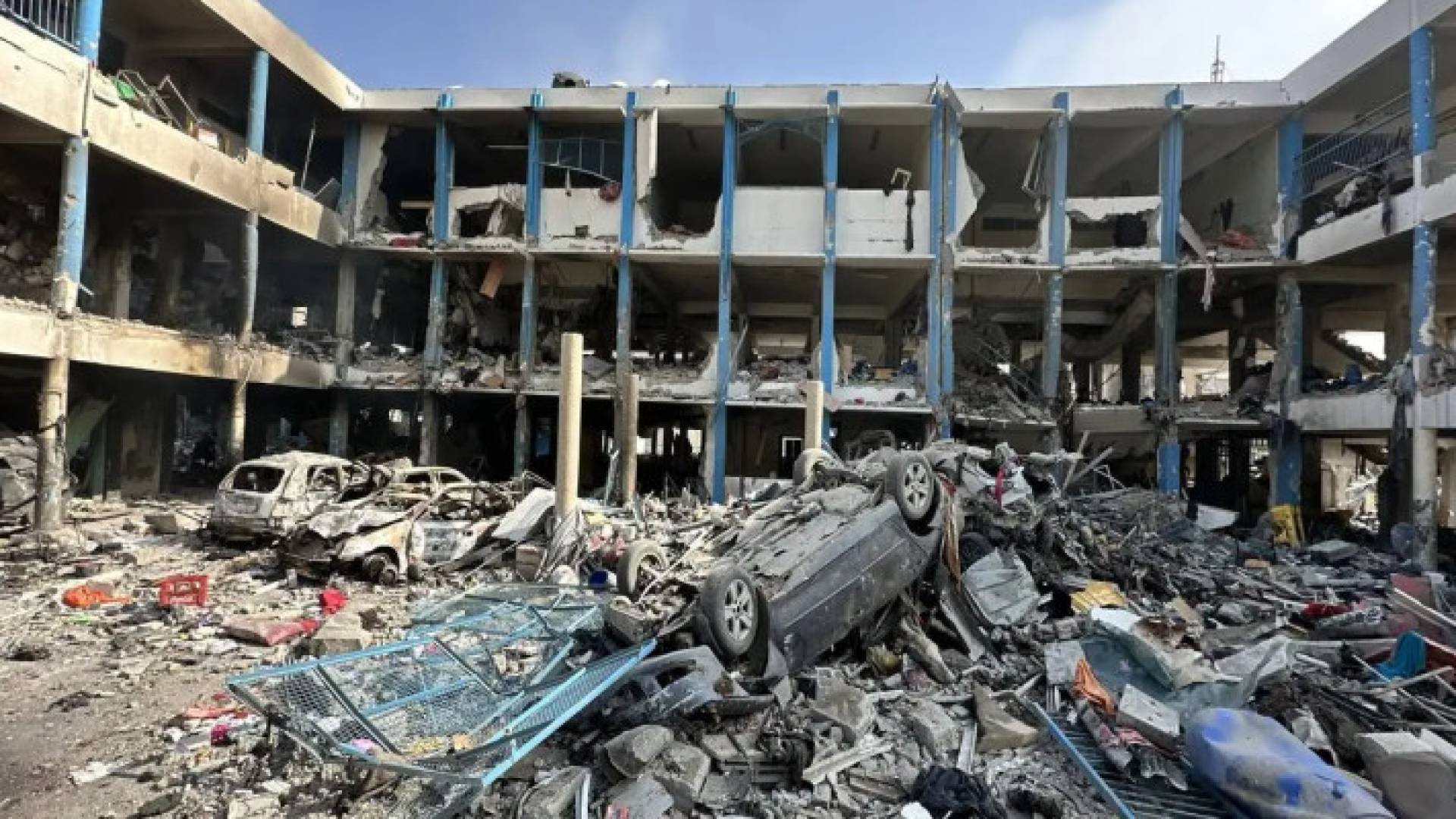 استهداف مدرسة تابعة للأونروا في غزة - أرشيفية