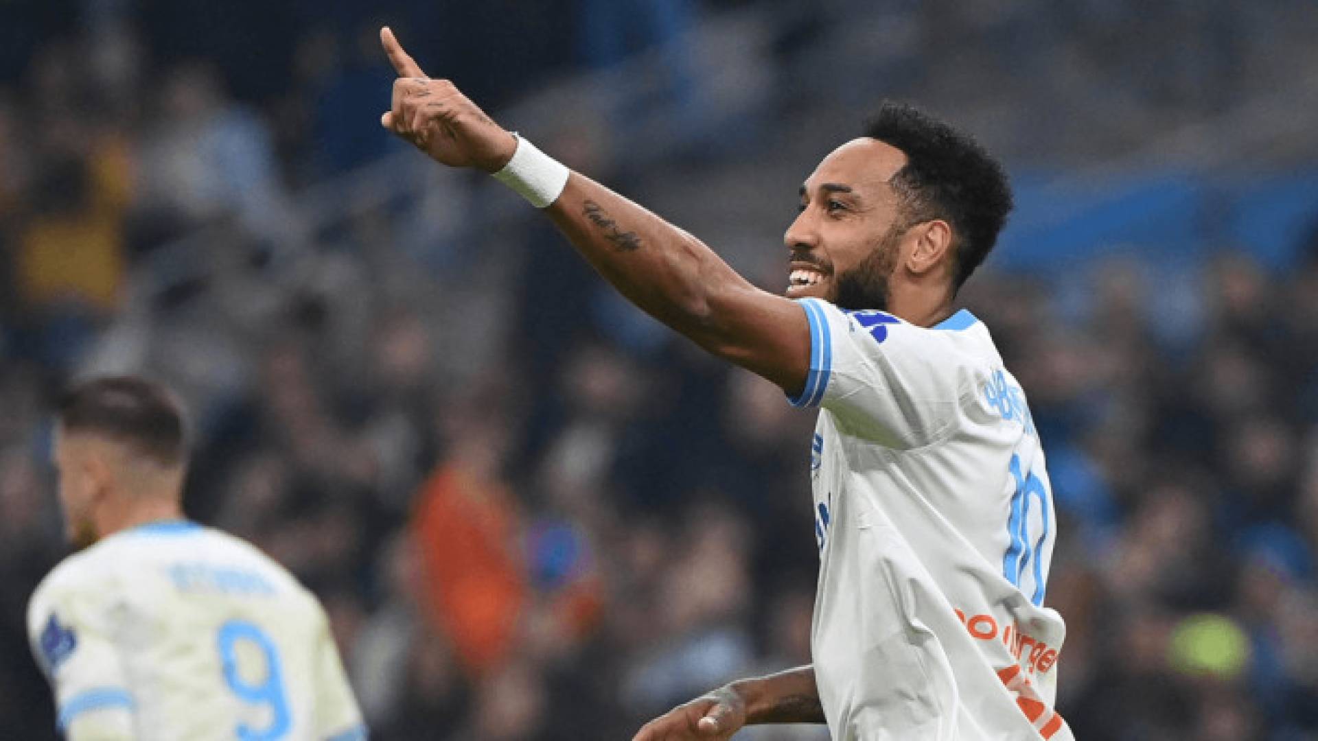 النجم الغابوني بيير إيميريك أوباميانغ