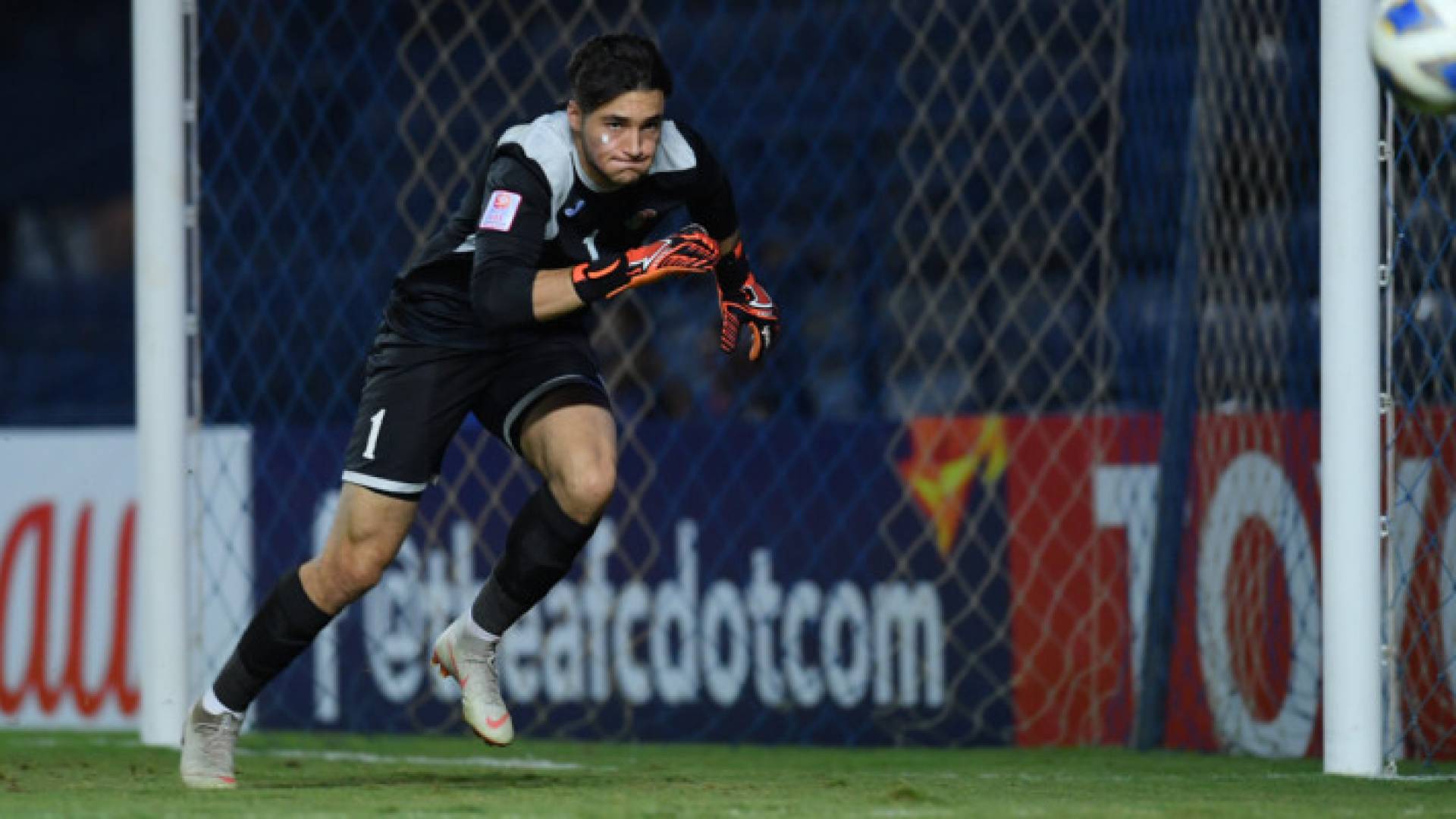 حارس مرمى الوحدات والمنتخب الوطني عبدالله الفاخوري