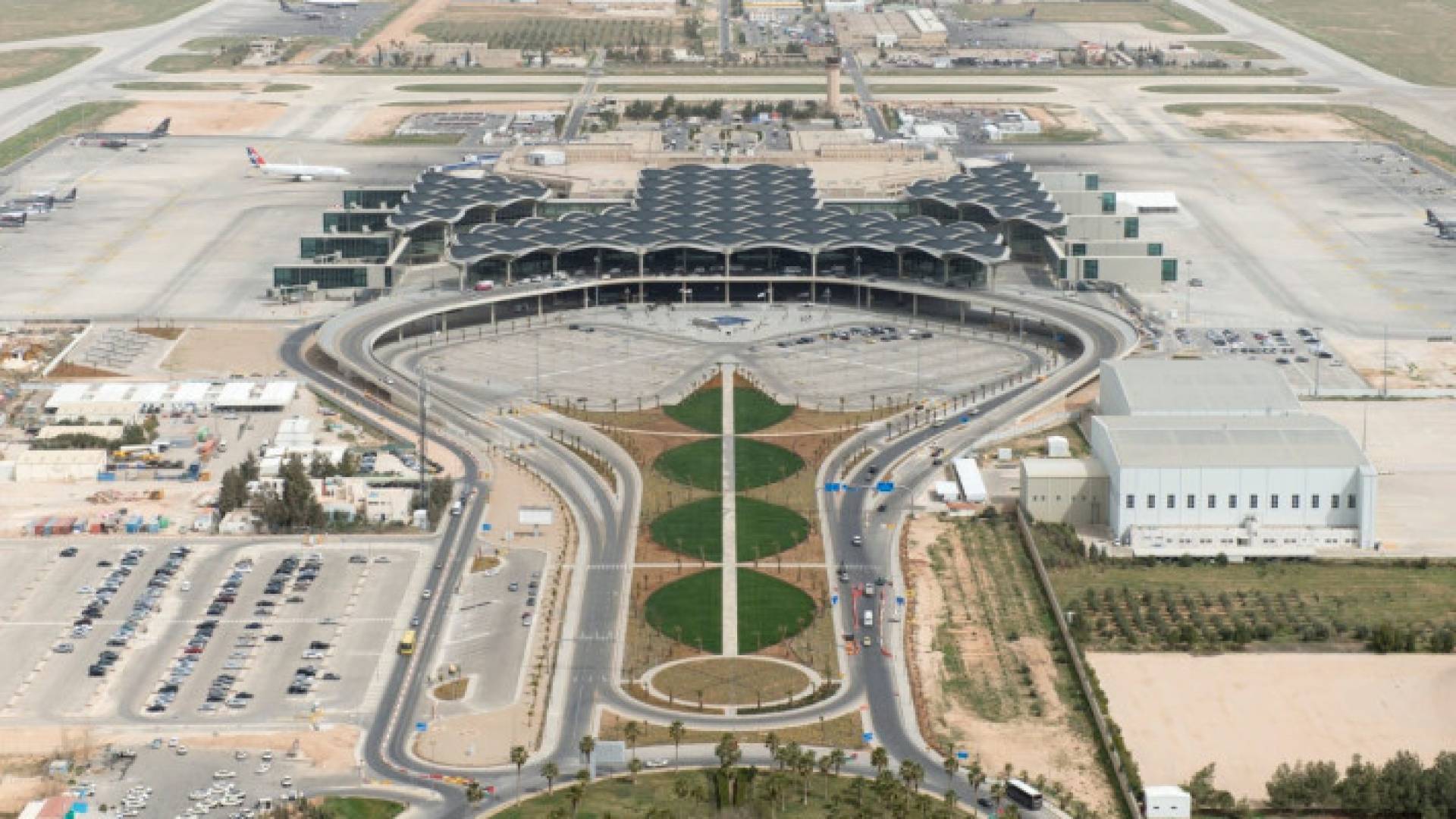 مطار الملكة علياء