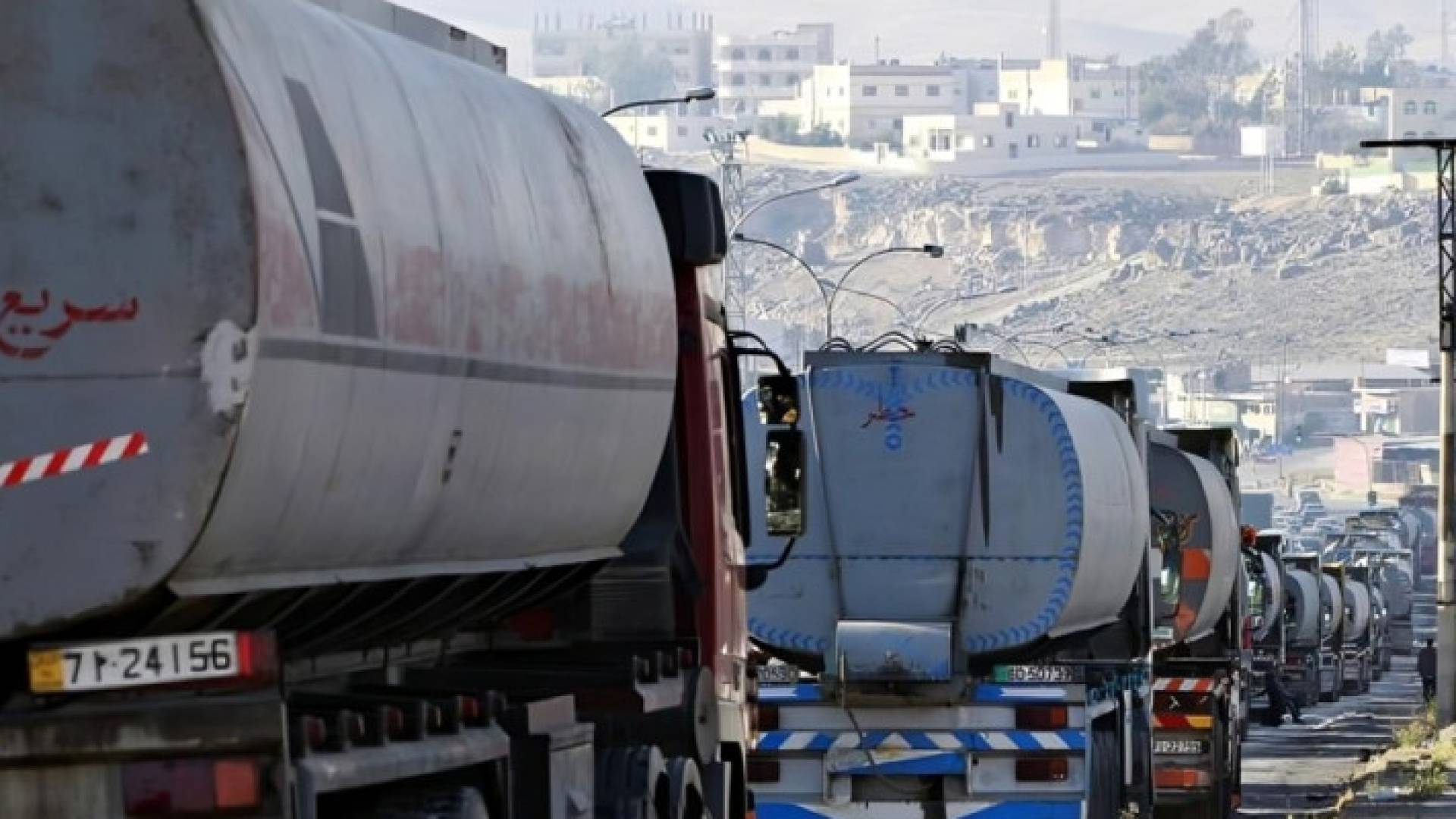 صهاريج نفط قادمة من العراق للأردن