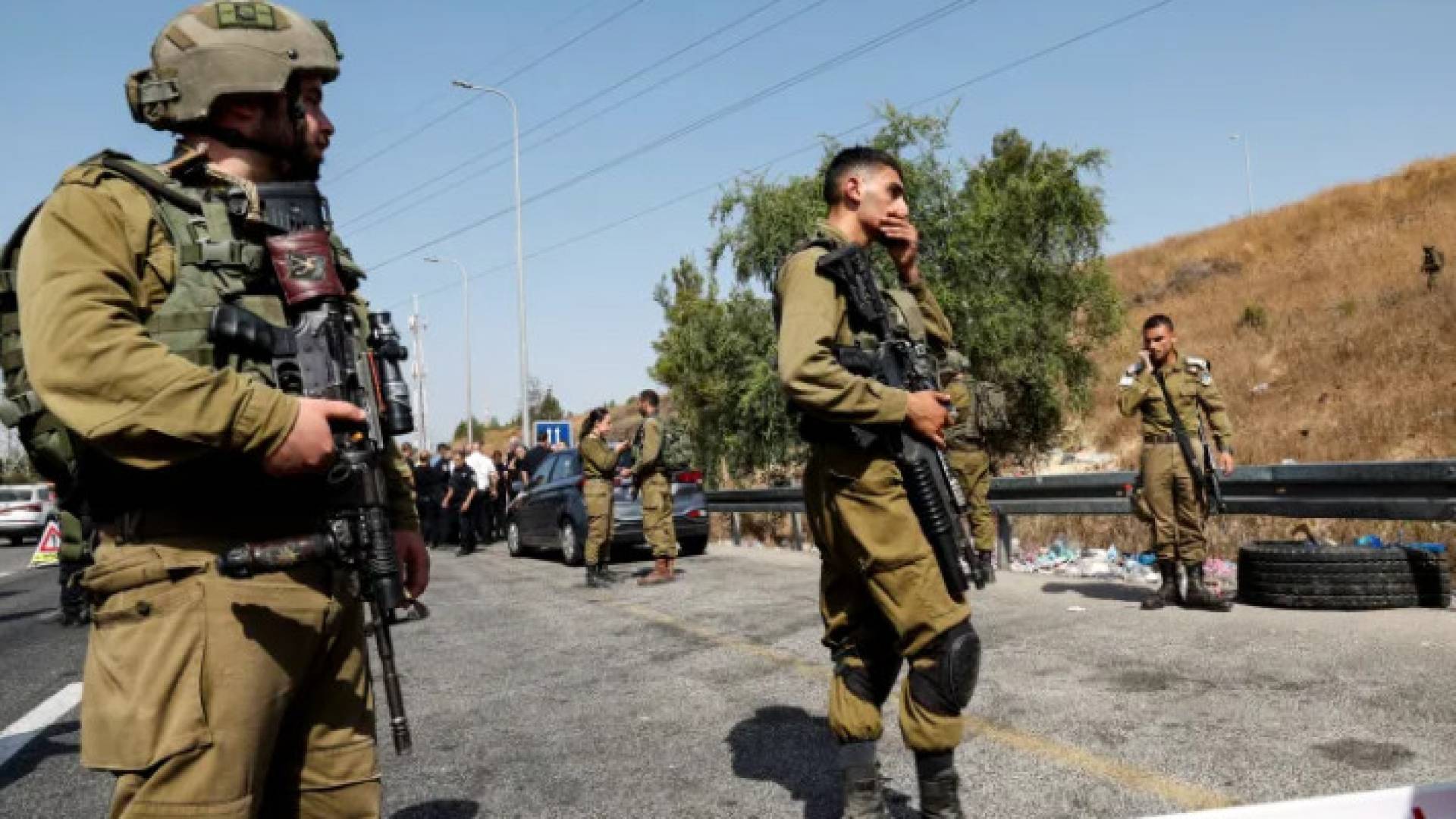جنود الاحتلال ينتشرون في موقع عملية الدعس قرب حاجز مكابيم - أرشيفية