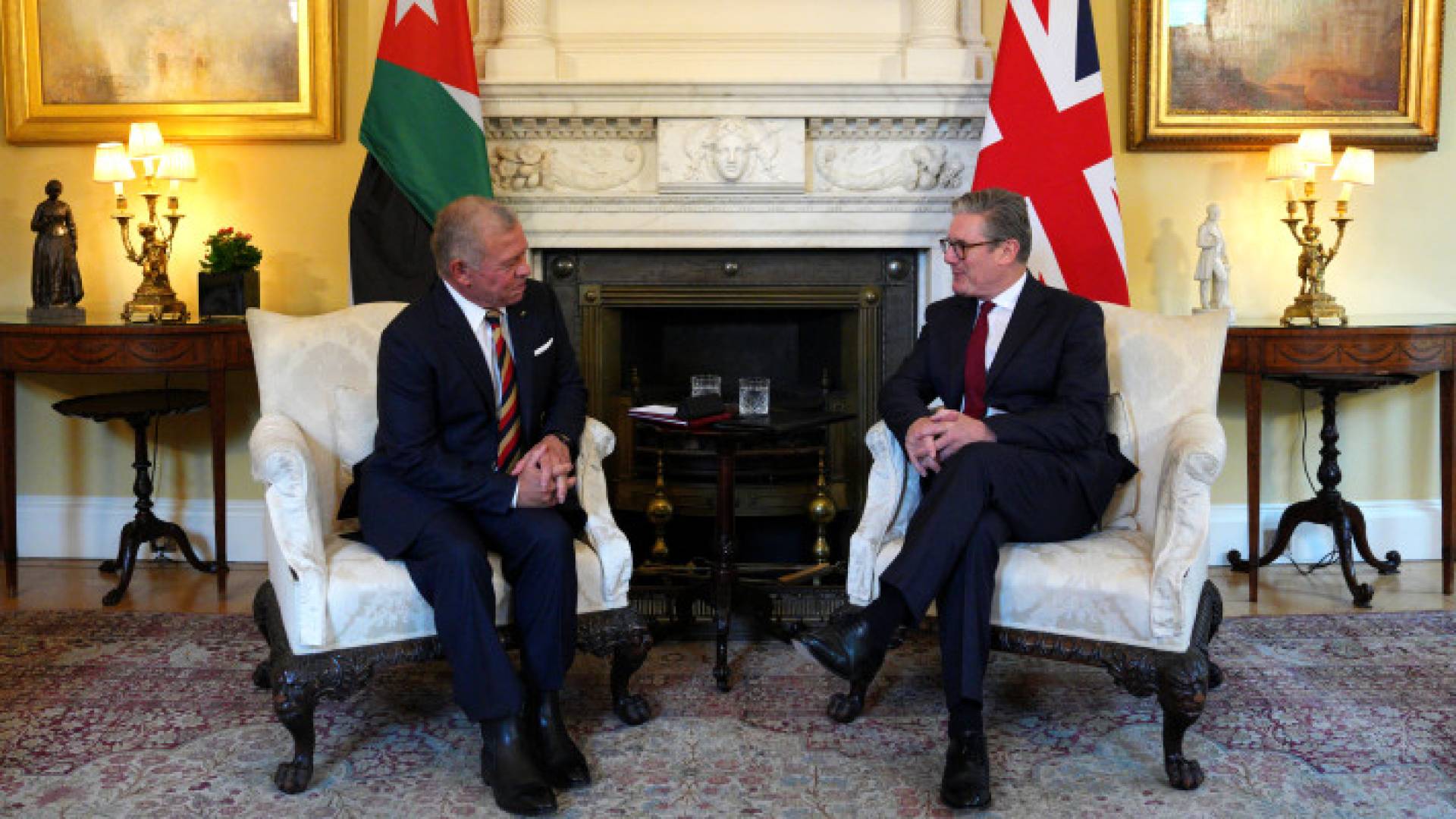 جلالة الملك عبدالله الثاني ورئيس الوزراء البريطاني السير كير ستارمر في لندن