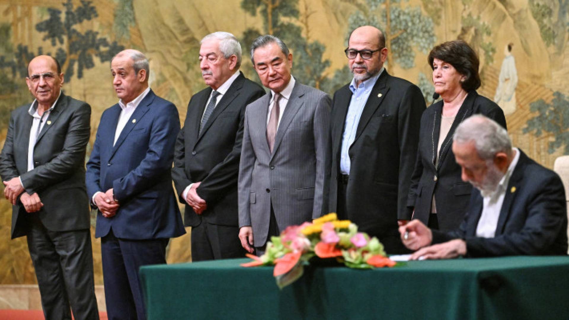 الفصائل الفلسطينية توقع على الاتفاق في بكين